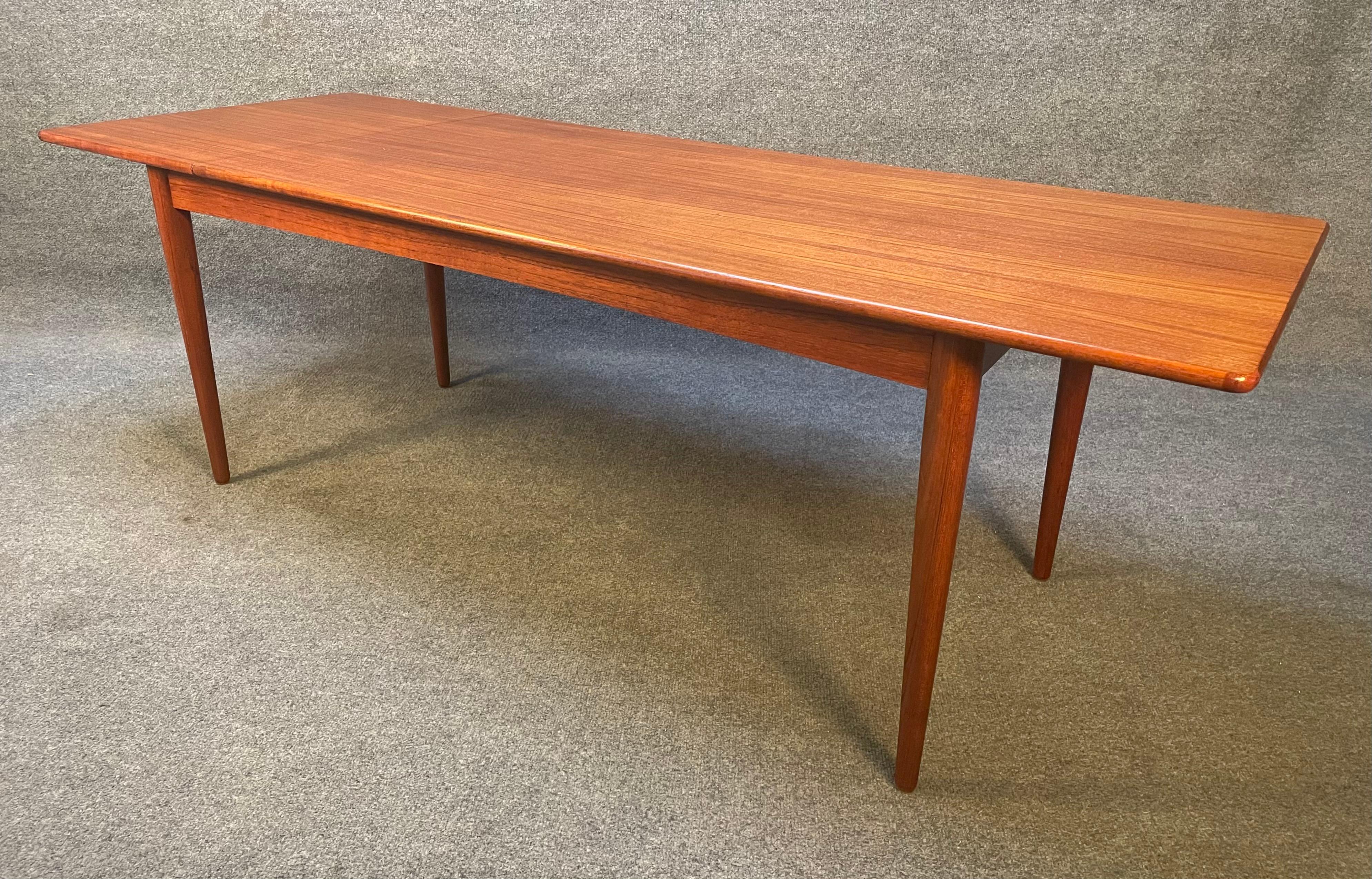 Vintage Danish Mid-Century Modern Teak Drop Leaf Coffee Table For Sale 3