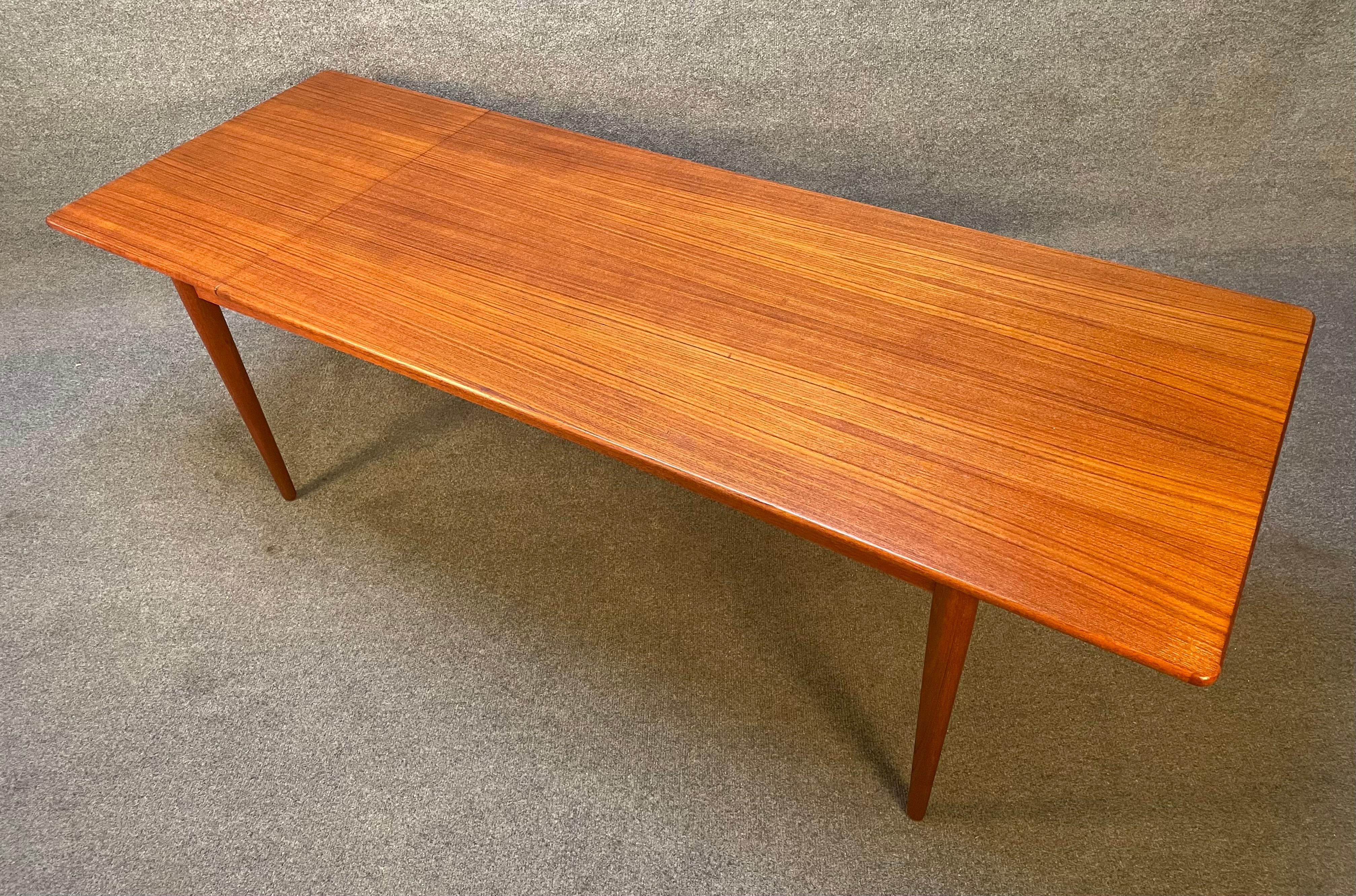 Scandinavian Modern Vintage Danish Mid-Century Modern Teak Drop Leaf Coffee Table For Sale
