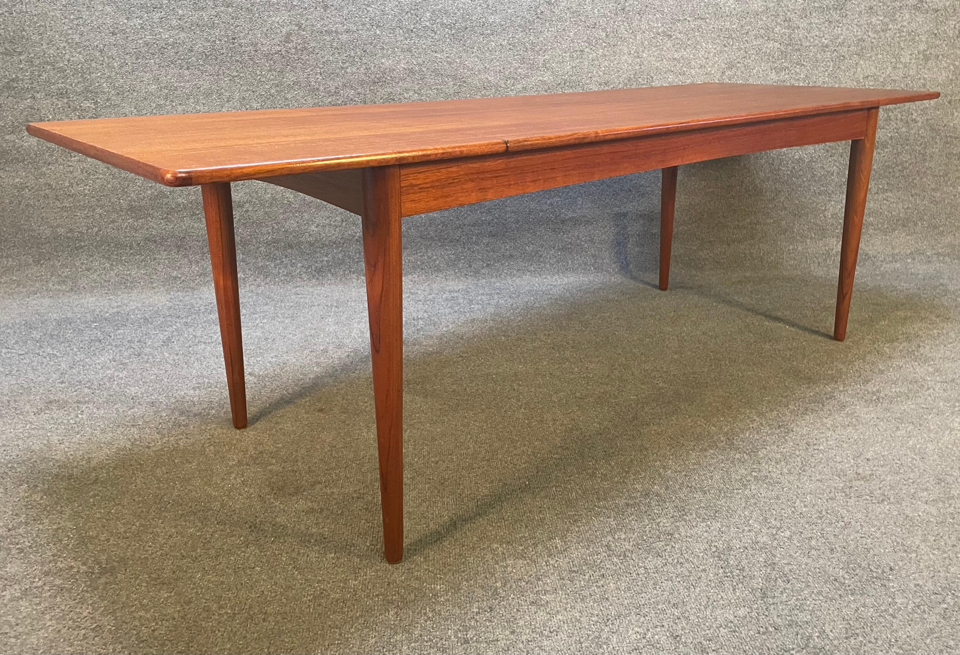 Vintage Danish Mid-Century Modern Teak Drop Leaf Coffee Table For Sale 1