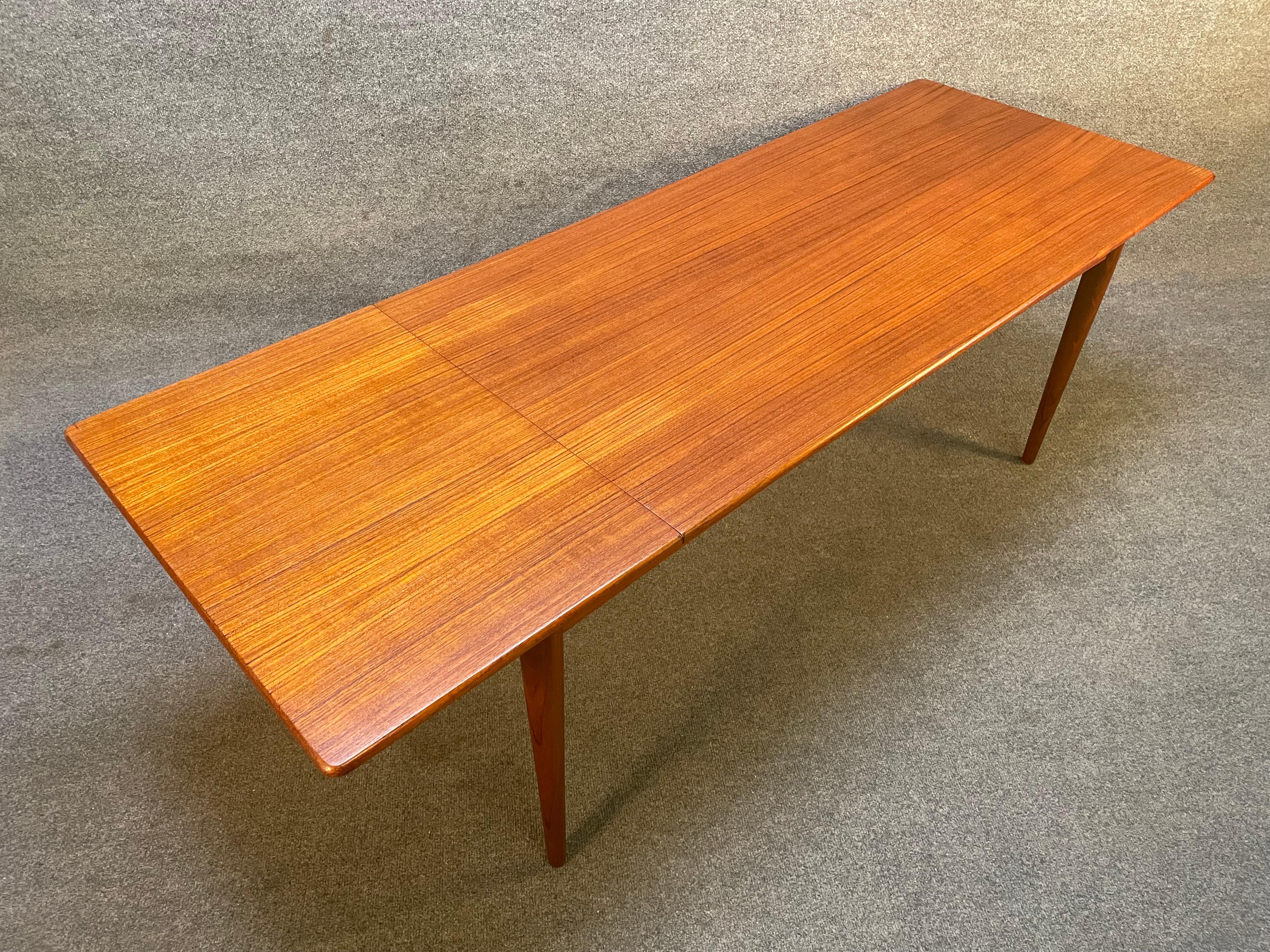 Vintage Danish Mid-Century Modern Teak Drop Leaf Coffee Table For Sale 2