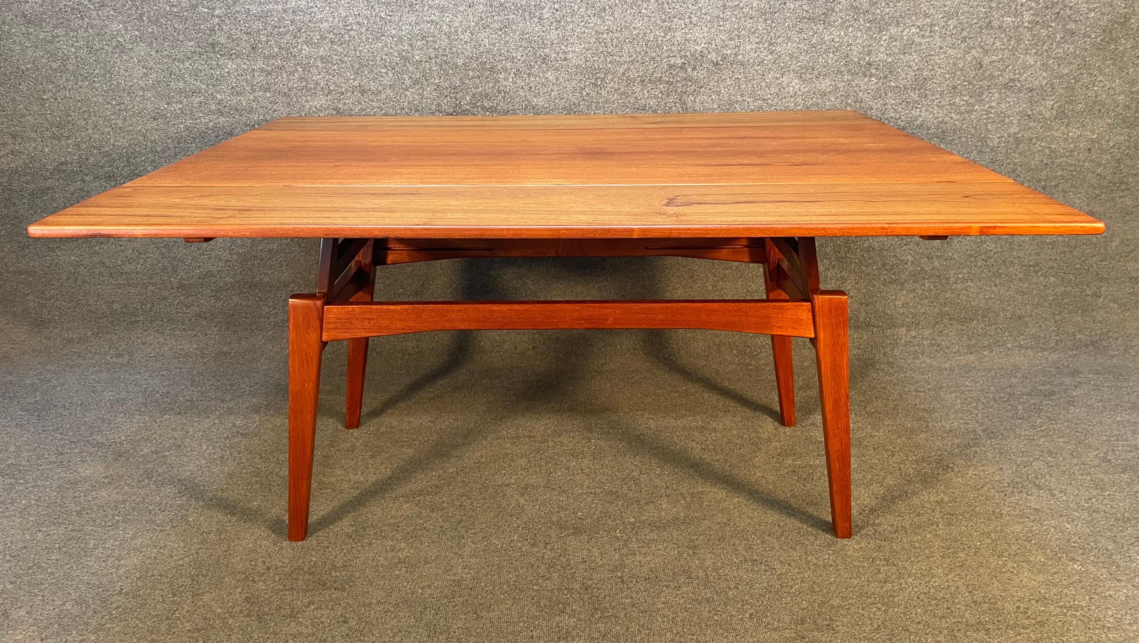 Vintage Danish Mid-Century Modern Teak Elevator Coffee-Dining Table In Good Condition In San Marcos, CA