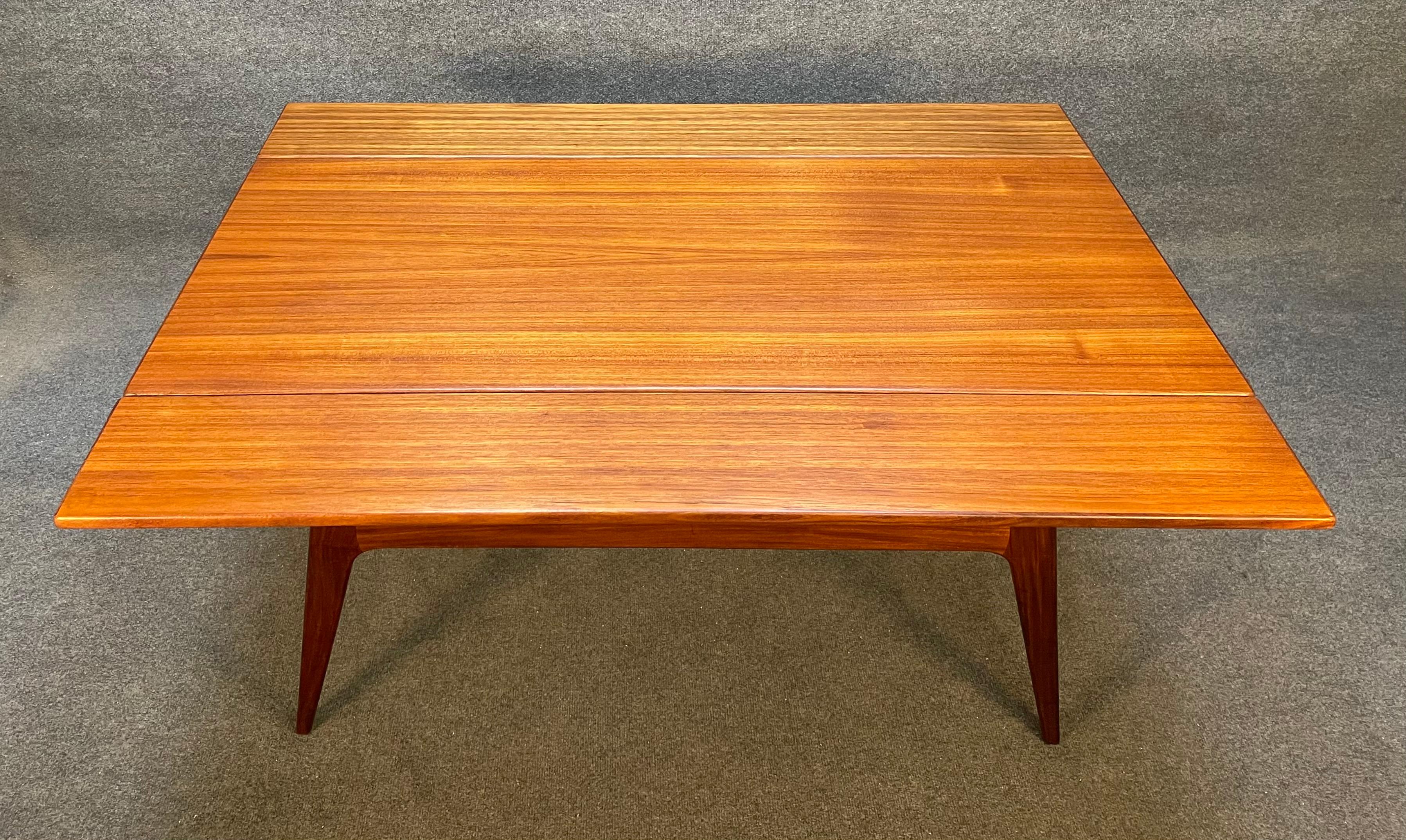 Vintage Danish Mid-Century Modern Teak Elevator Table by BC Mobler In Good Condition In San Marcos, CA