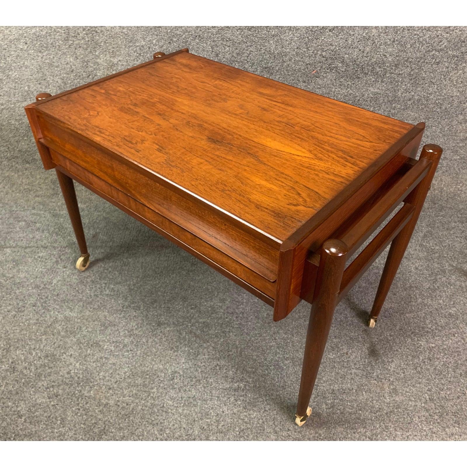 Vintage Danish Mid-Century Modern Teak End Table, Nightstand  In Good Condition In San Marcos, CA