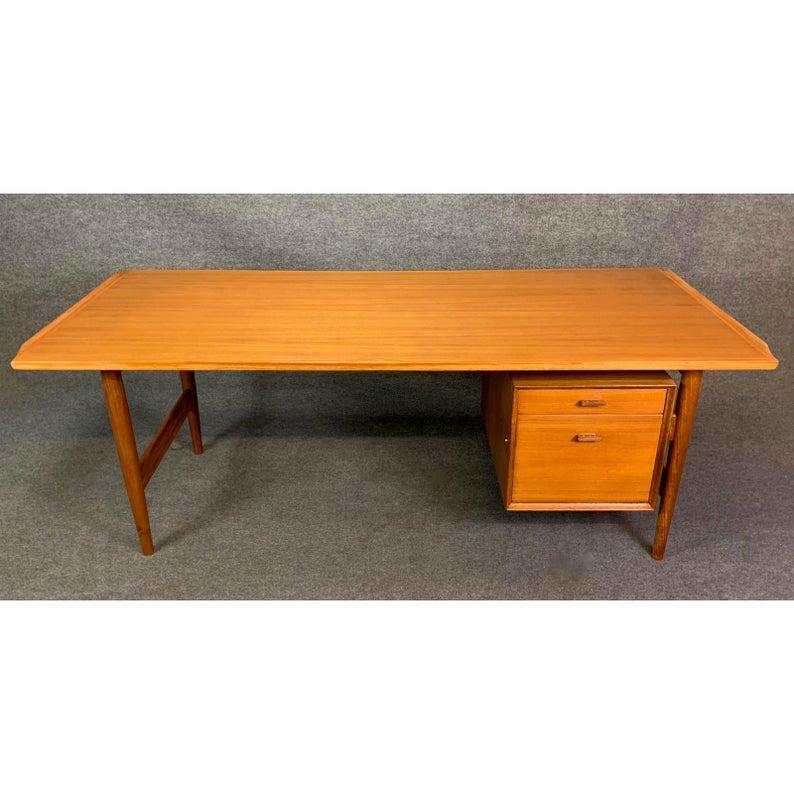 Vintage Danish Mid-Century Modern Teak Executive Desk by Arne Vodder for Sibast 4