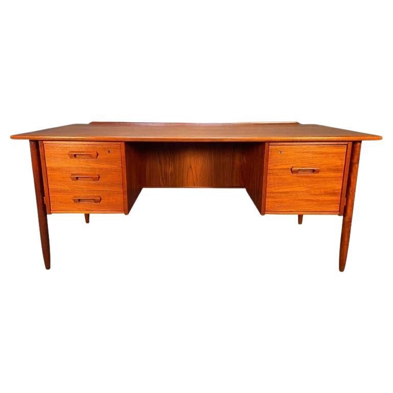 Vintage Danish Mid Century Modern Teak Executive Desk "Model 15" by Goran Strand For Sale