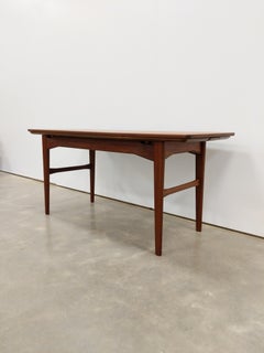 Vintage Danish Mid Century Modern Teak Expandable "Copenhagen" Coffee Table