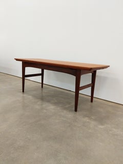 Vintage Danish Mid Century Modern Teak Expandable "Copenhagen" Coffee Table