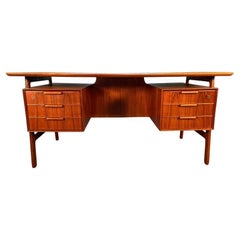 Vintage Danish Mid-Century Modern Teak Floating Desk Model 75 by Omann Jun