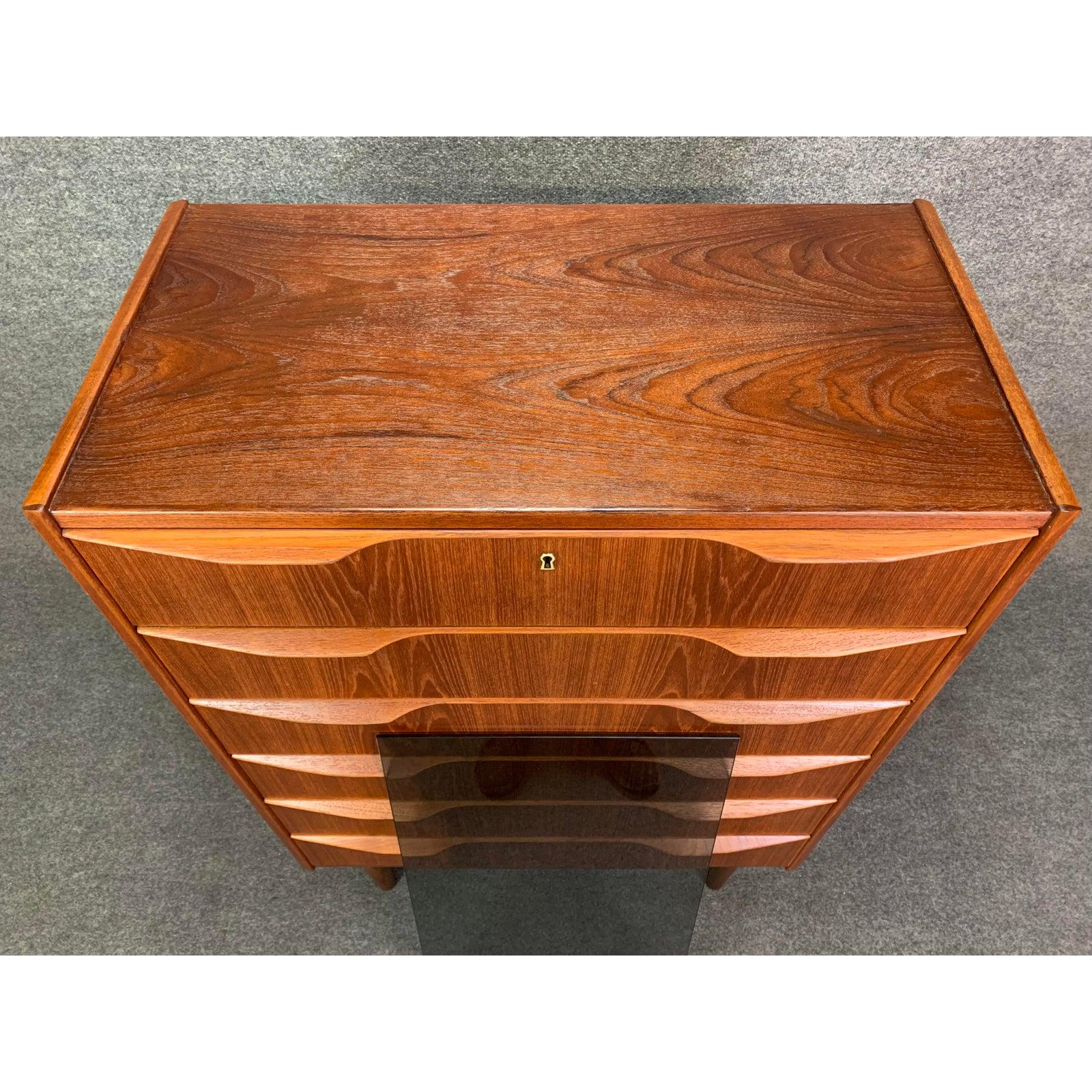 Vintage Danish Mid-Century Modern Teak Gentleman's Chest Dresser 4