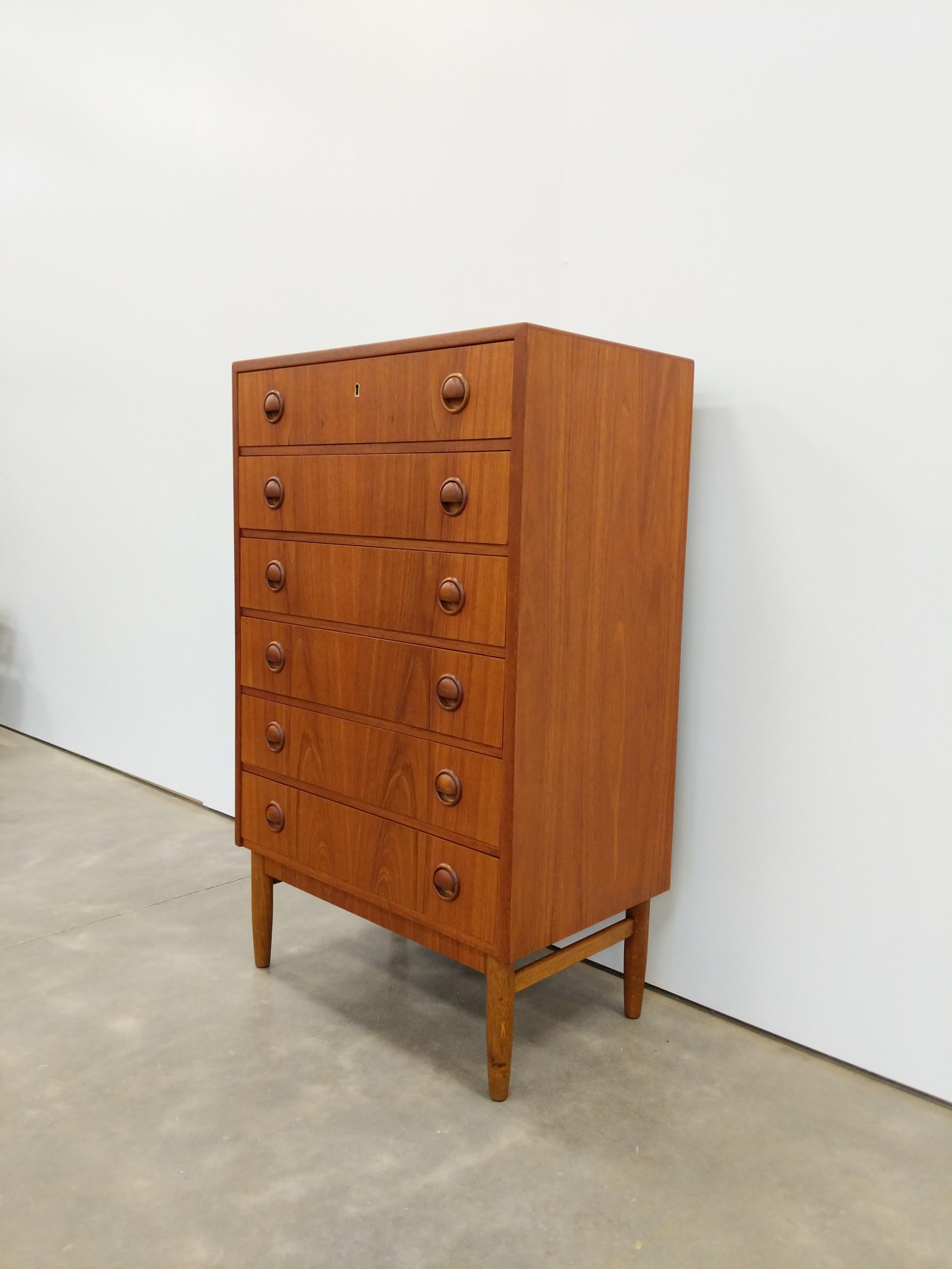 Authentic vintage mid century Danish / Scandinavian Modern teak dresser / chest of drawers.

Designed by Kai Kristiansen.

This piece is in excellent refinished condition with very few signs of age-related wear (see photos).

If you would like any