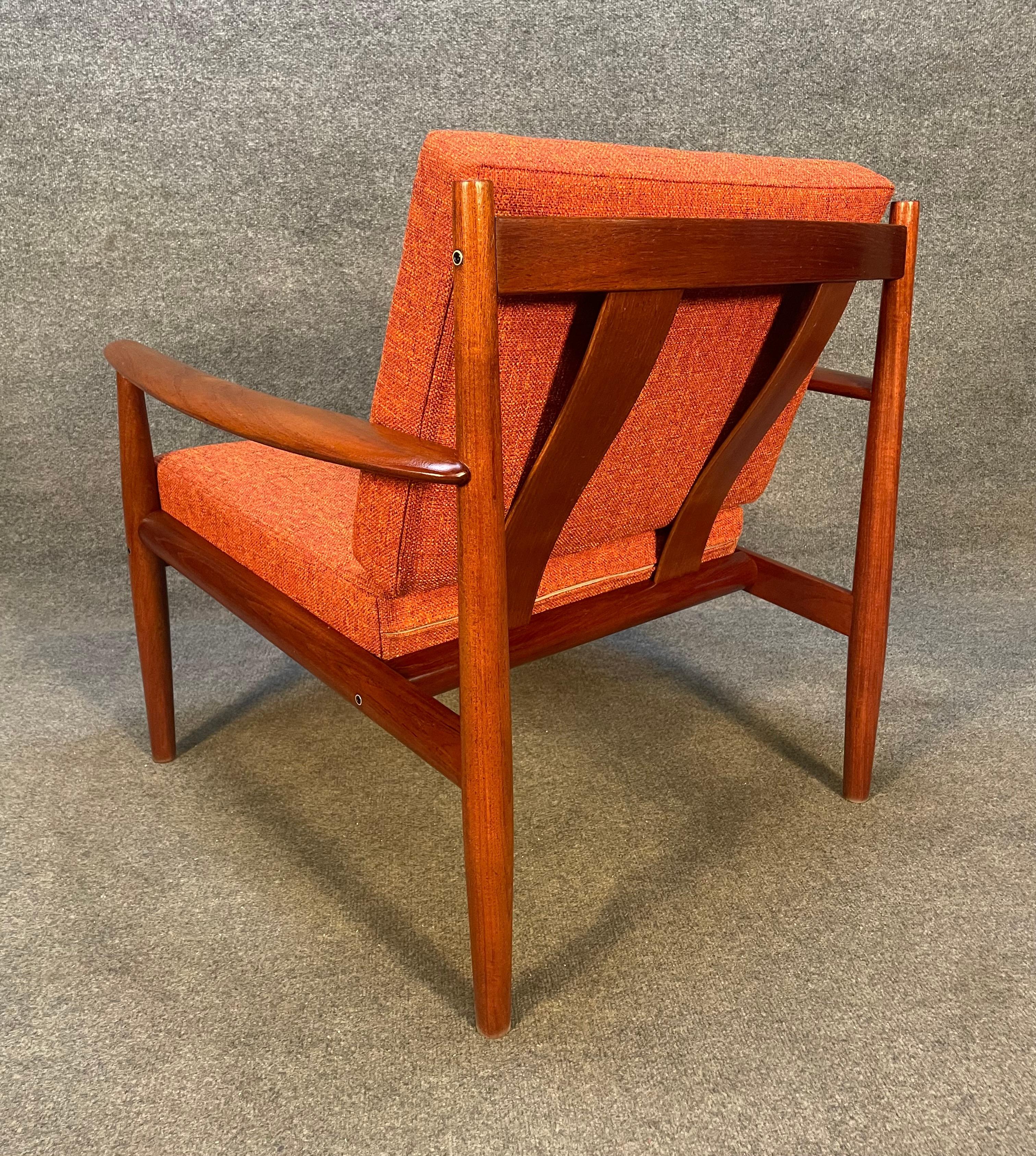Vintage Danish Mid-Century Modern Teak Lounge Chair by Grete Jalk In Good Condition In San Marcos, CA