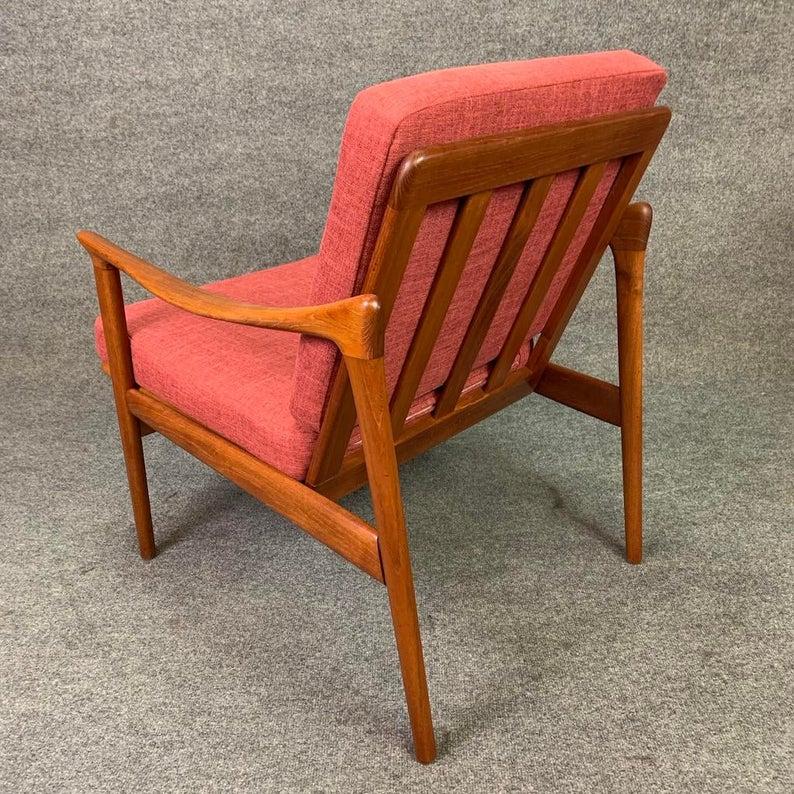 Woodwork Vintage Danish Mid-Century Modern Teak Lounge Chair Model 563 by Fredrik Kayser For Sale