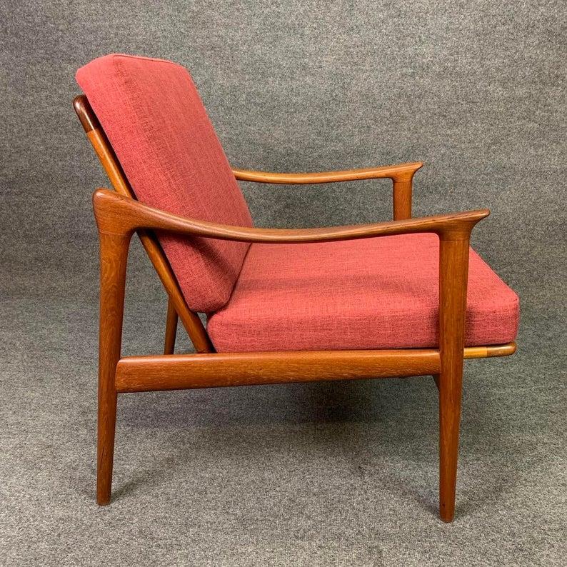Mid-20th Century Vintage Danish Mid-Century Modern Teak Lounge Chair Model 563 by Fredrik Kayser For Sale