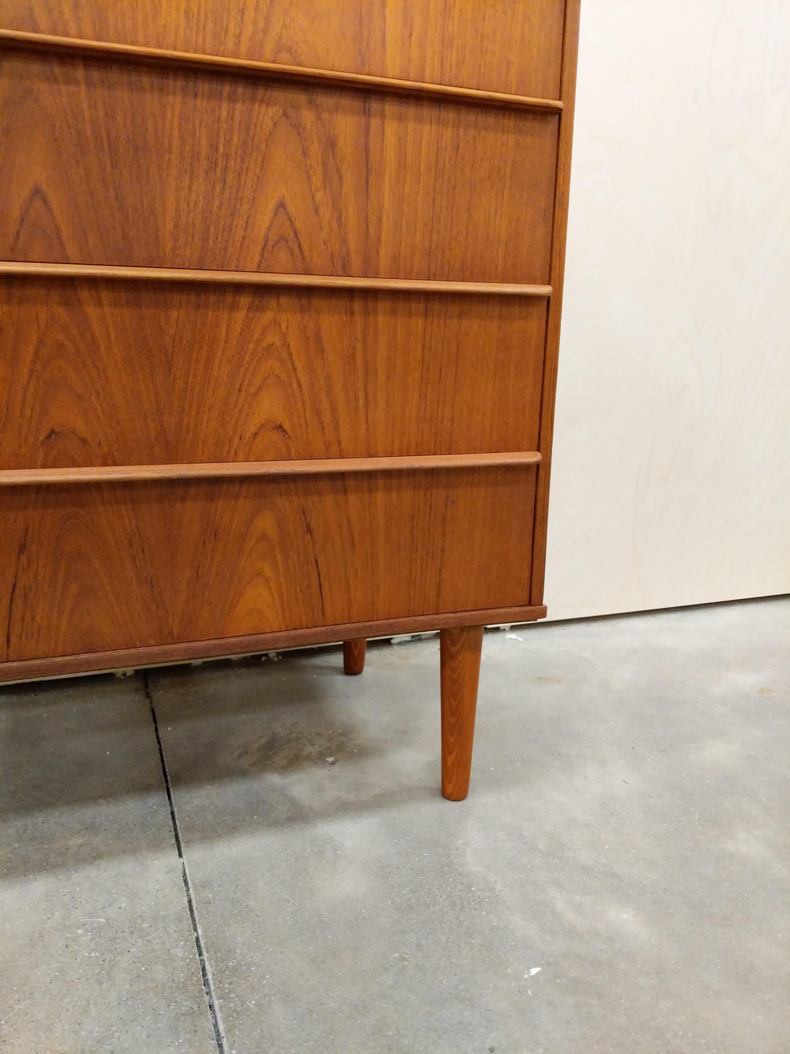Wood Vintage Danish Mid Century Modern Teak Low Dresser
