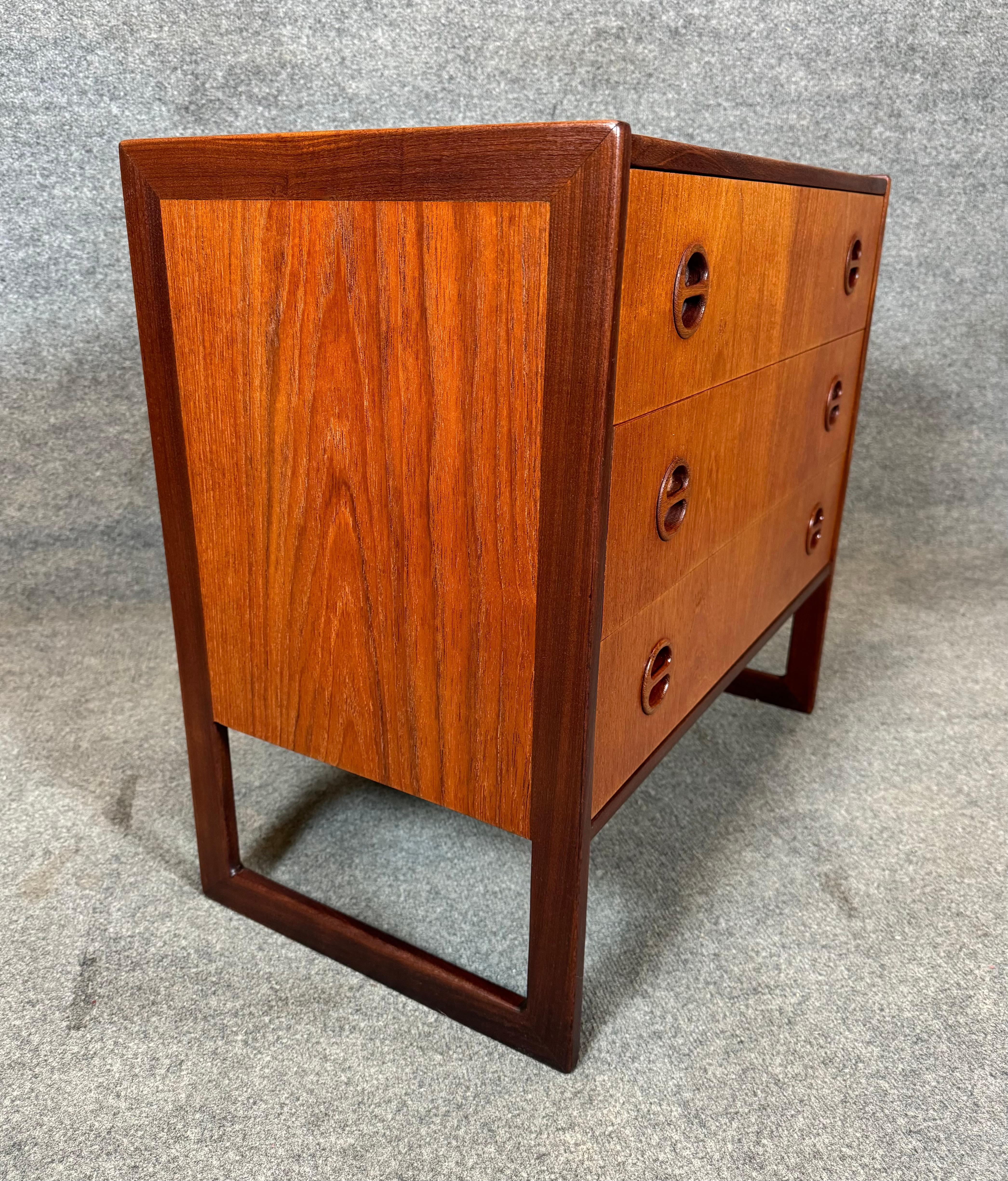 Vintage Danish Mid Century Modern Teak LowBoy Dresser Chest by Arne Wahl Iversen In Good Condition In San Marcos, CA