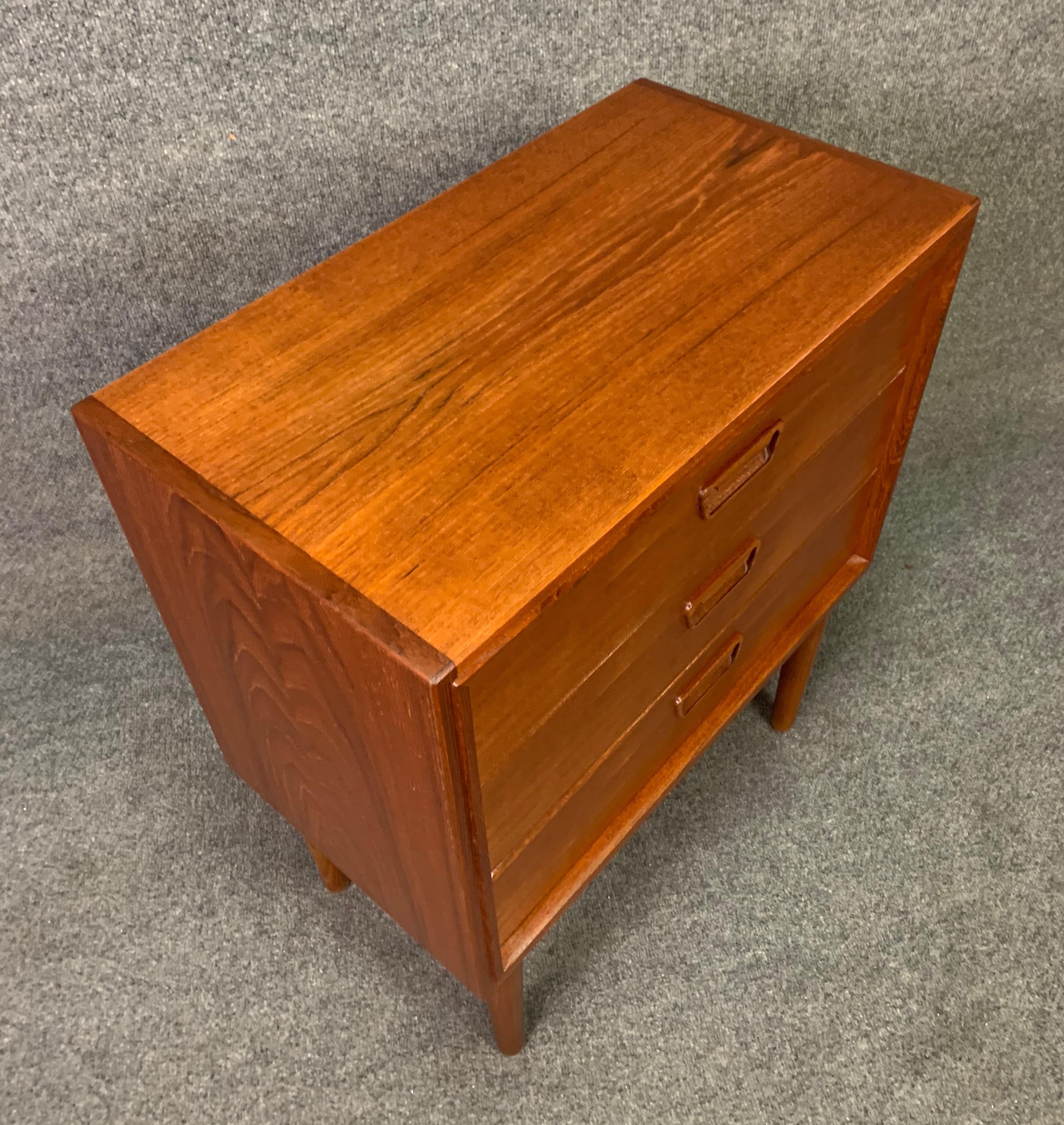 Vintage Danish Mid-Century Modern Teak Nightstand Entry Chest by Munch Slagelse 2