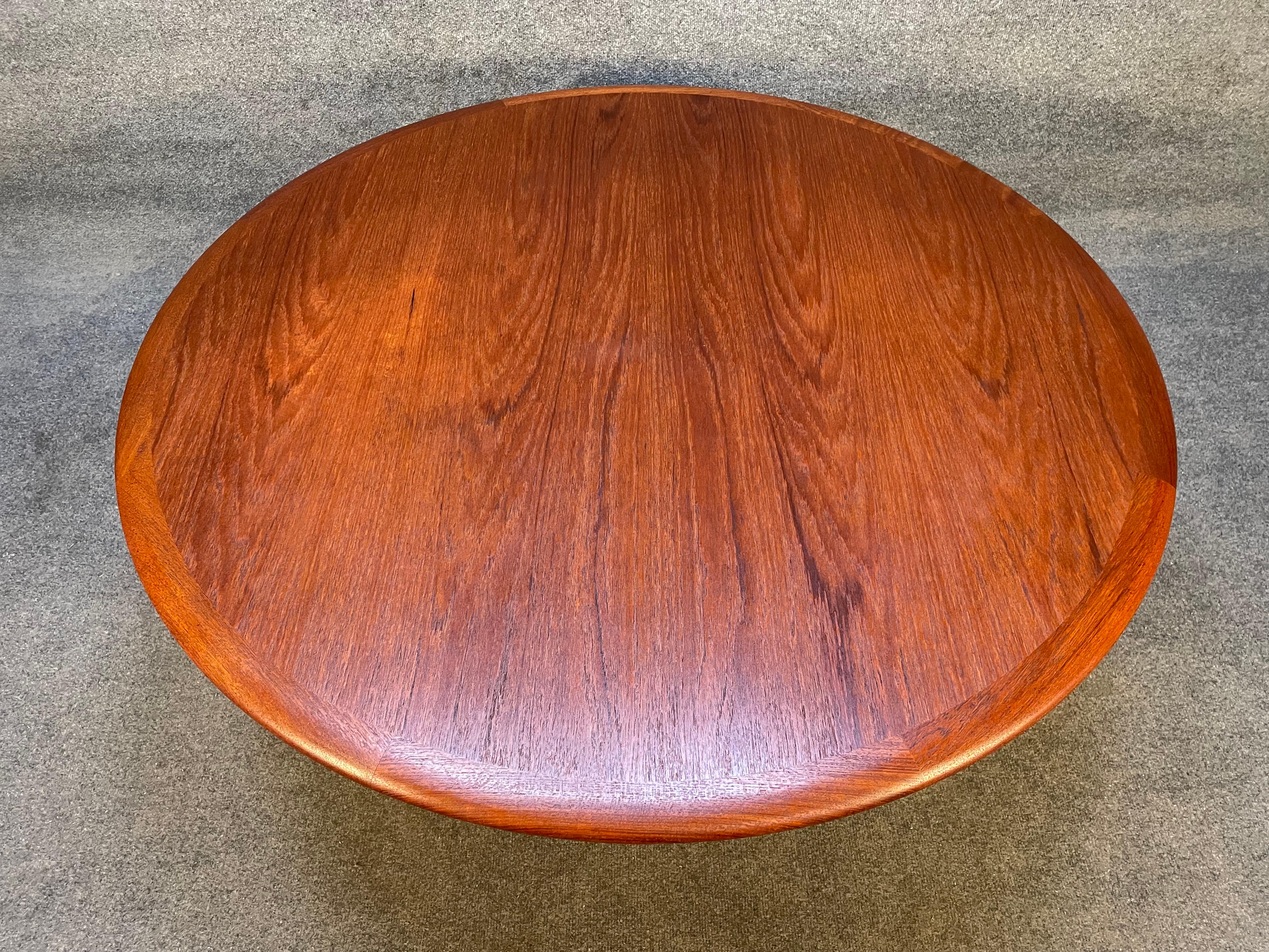 Woodwork Vintage Danish Mid-Century Modern Teak Round Coffee Table