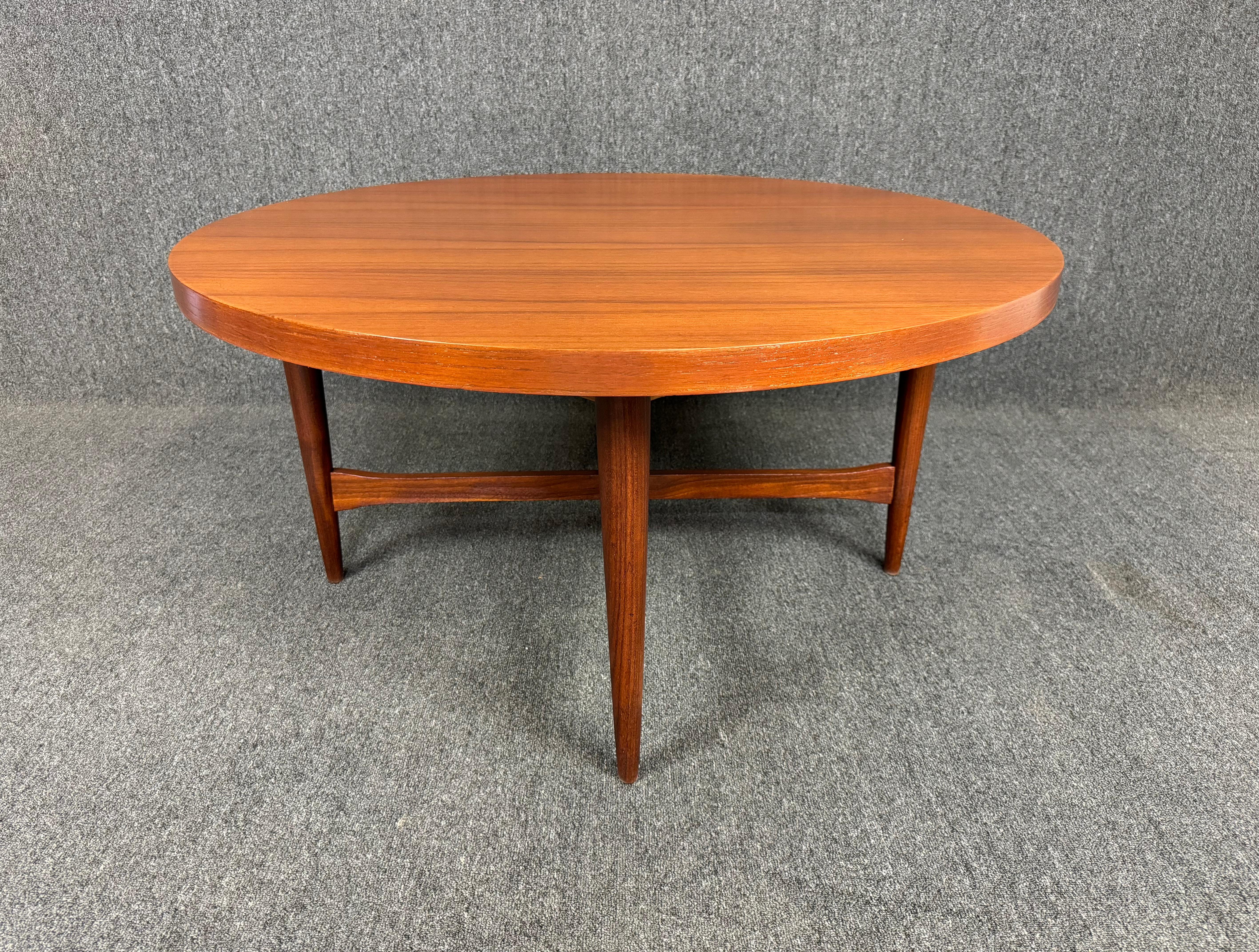 Woodwork Vintage Danish Mid Century Modern Teak Round Coffee Table