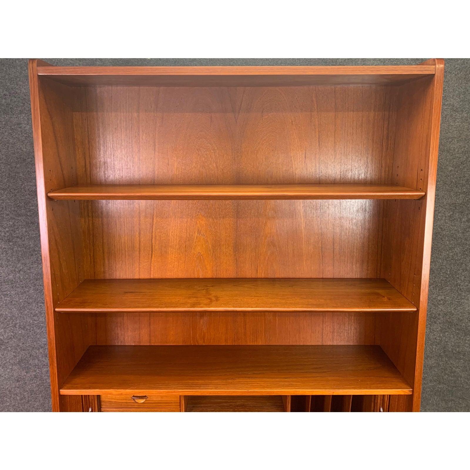 Vintage Danish Mid-Century Modern Teak Secretary Bookcase by Johannes Sorth #1 In Good Condition In San Marcos, CA