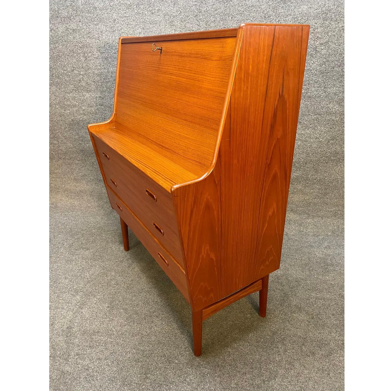 Vintage Danish Mid Century Modern Teak Secretary Desk by Arne Wahl Iversen In Good Condition For Sale In San Marcos, CA