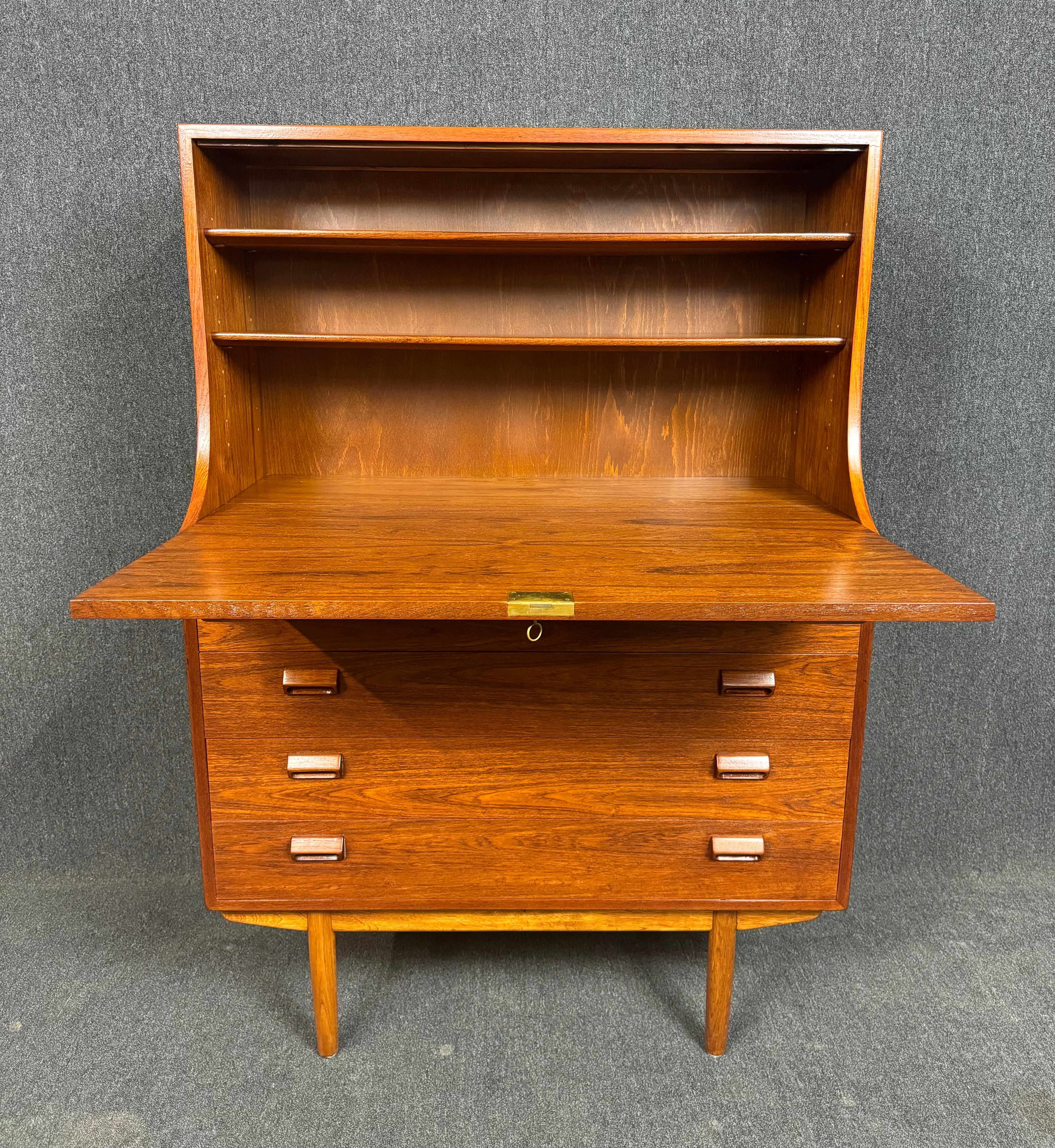 Vintage Danish Mid Century Modern Teak Secretary Desk by Borge Mogensen In Good Condition For Sale In San Marcos, CA