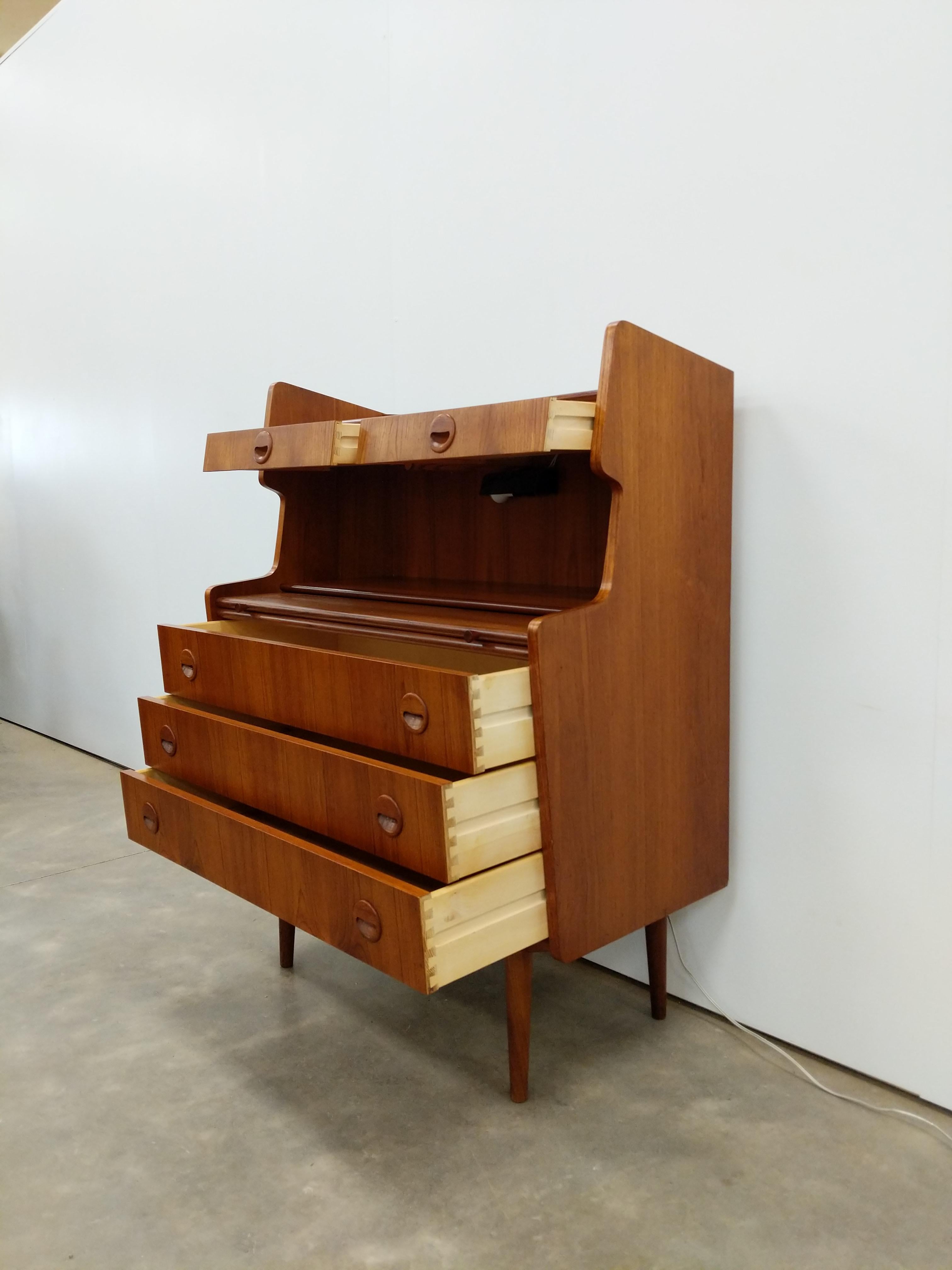Mid-Century Modern Vintage Danish Mid Century Modern Teak Secretary Desk (bureau secrétaire en teck) en vente