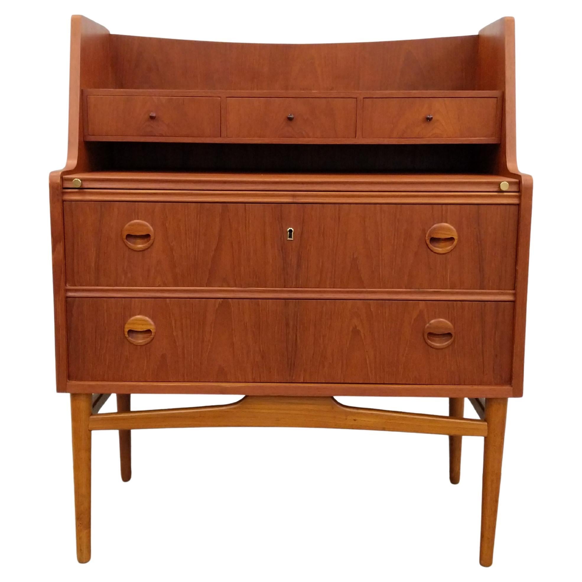 Vintage Danish Mid Century Modern Teak Secretary Desk (bureau secrétaire en teck) en vente