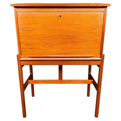 Scrivania danese vintage in teak della metà del secolo scorso "Model 62" di Arne Wahl Iv