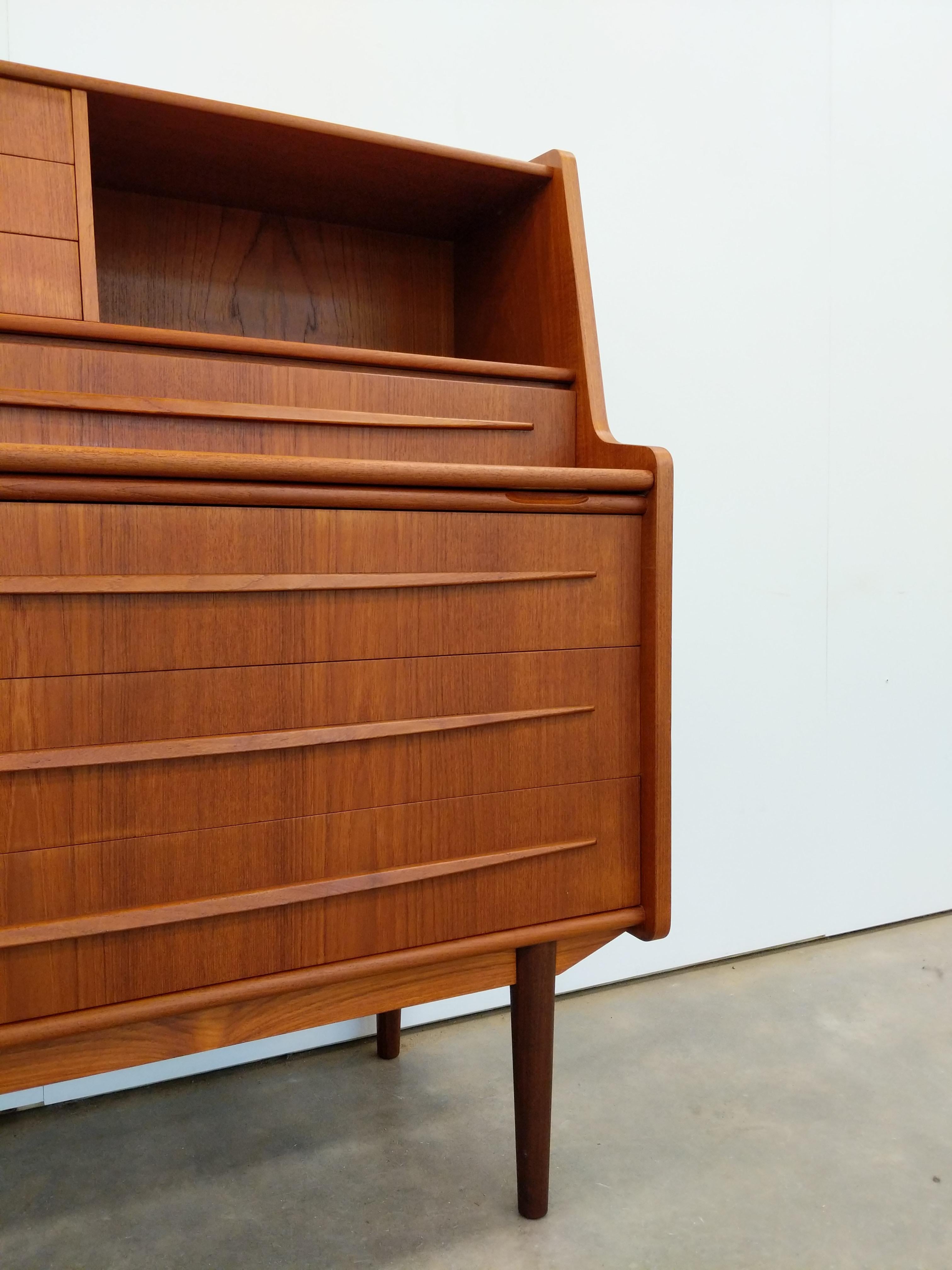 Vintage Danish Mid Century Modern Teak Secretary Desk / Vanity 3