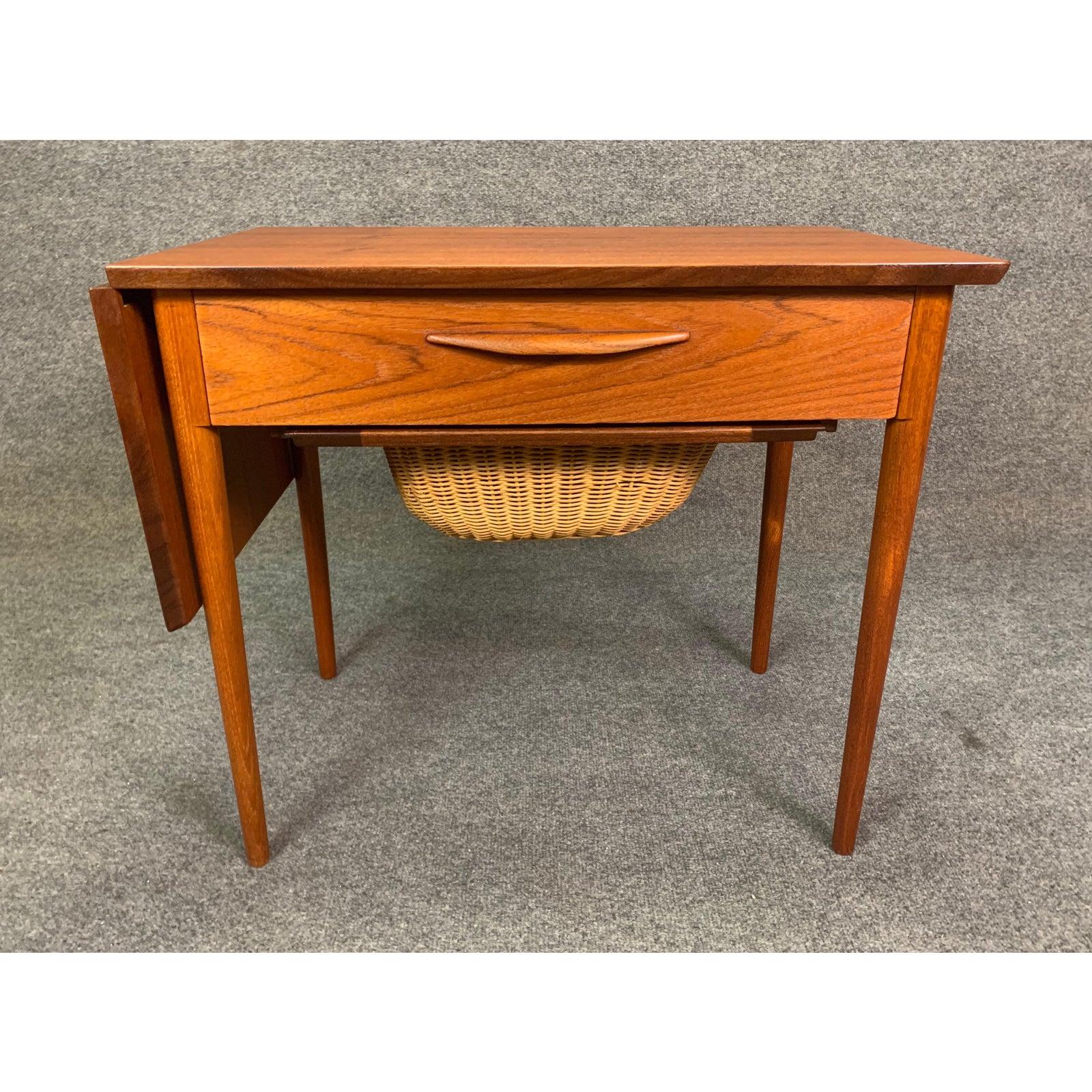 Vintage Danish Mid-Century Modern Teak Sewing Drop Leaf End Table For Sale 3