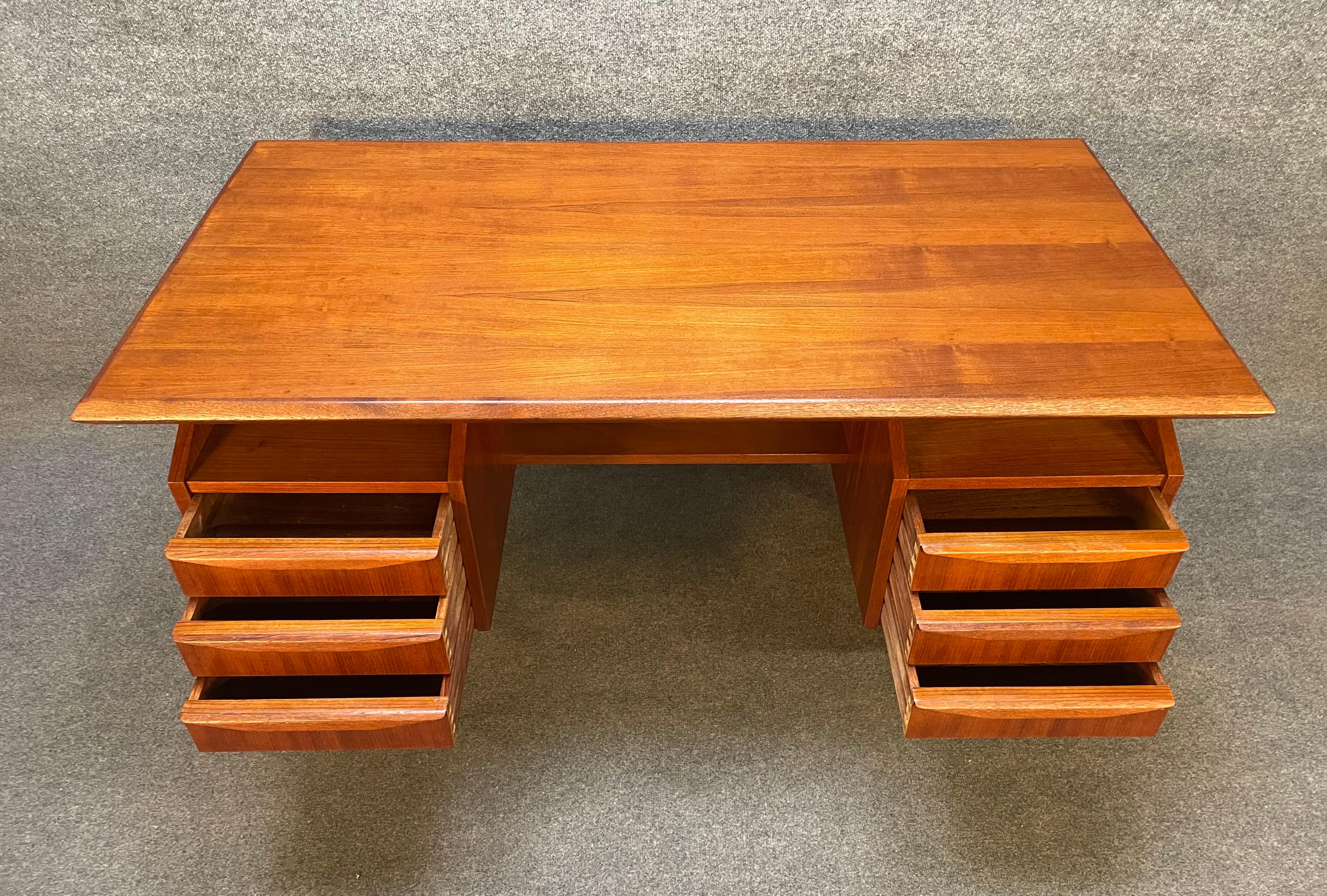 Vintage Danish Mid-Century Modern Teak Writing Desk 2