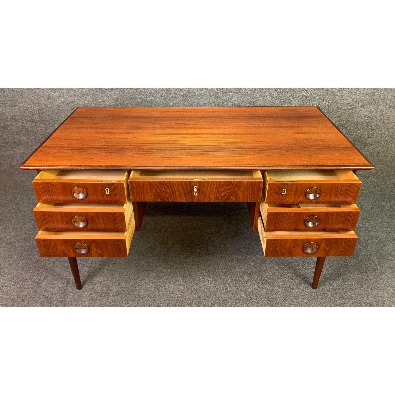 Scandinavian Modern Vintage Danish Mid-Century Modern Teak Writing Desk in the Manner of Arne Vodder