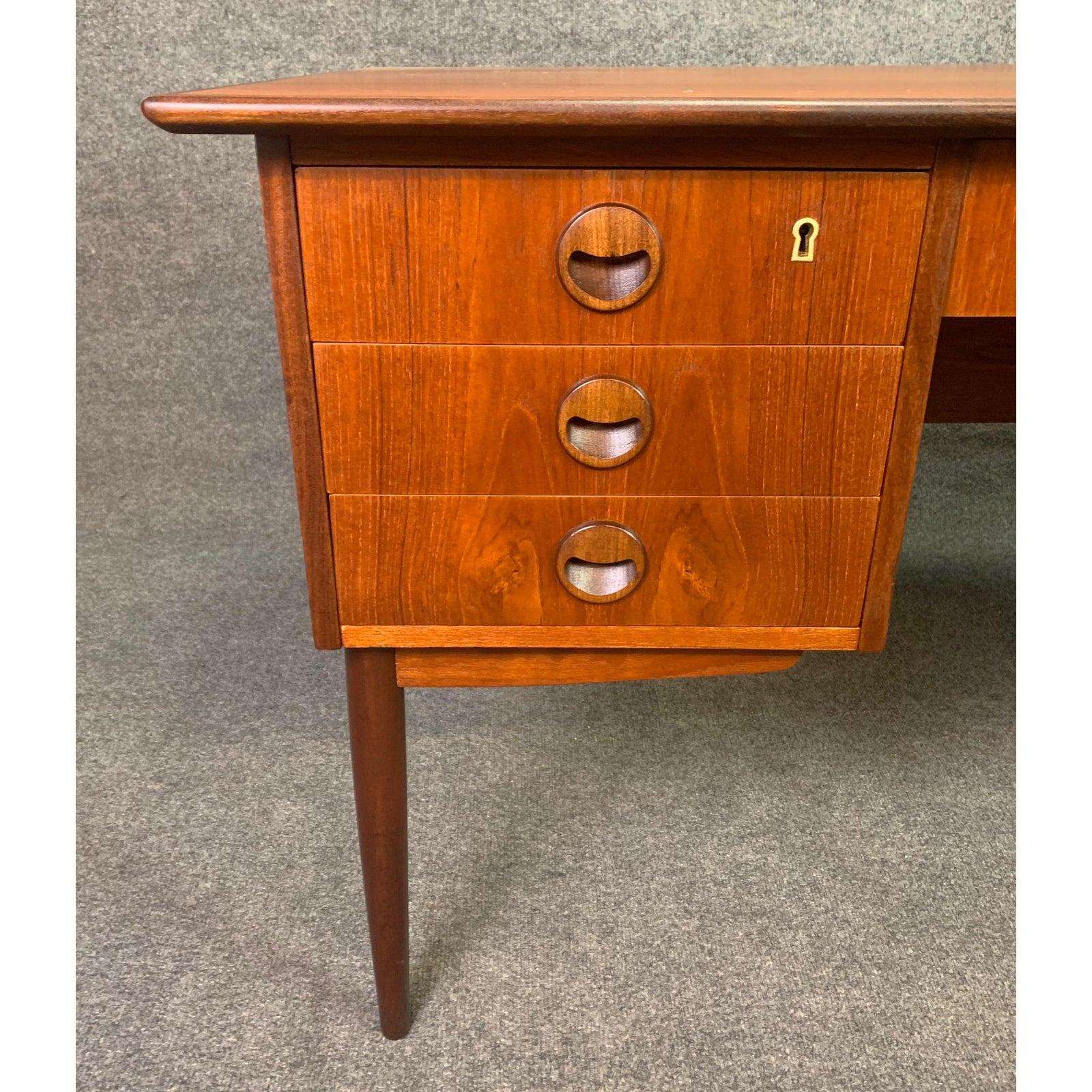 Mid-20th Century Vintage Danish Mid-Century Modern Teak Writing Desk in the Manner of Arne Vodder