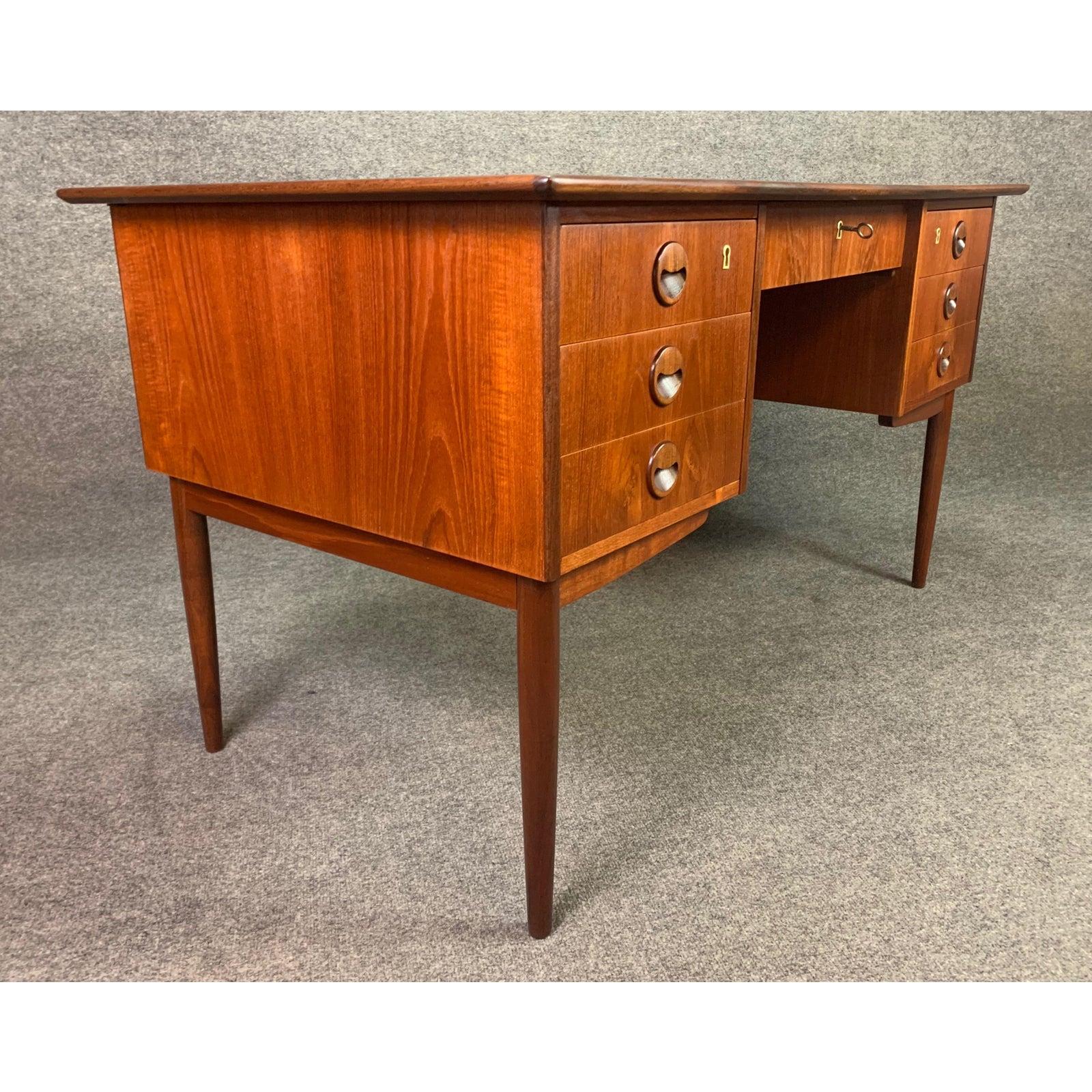 Vintage Danish Mid-Century Modern Teak Writing Desk in the Manner of Arne Vodder 2