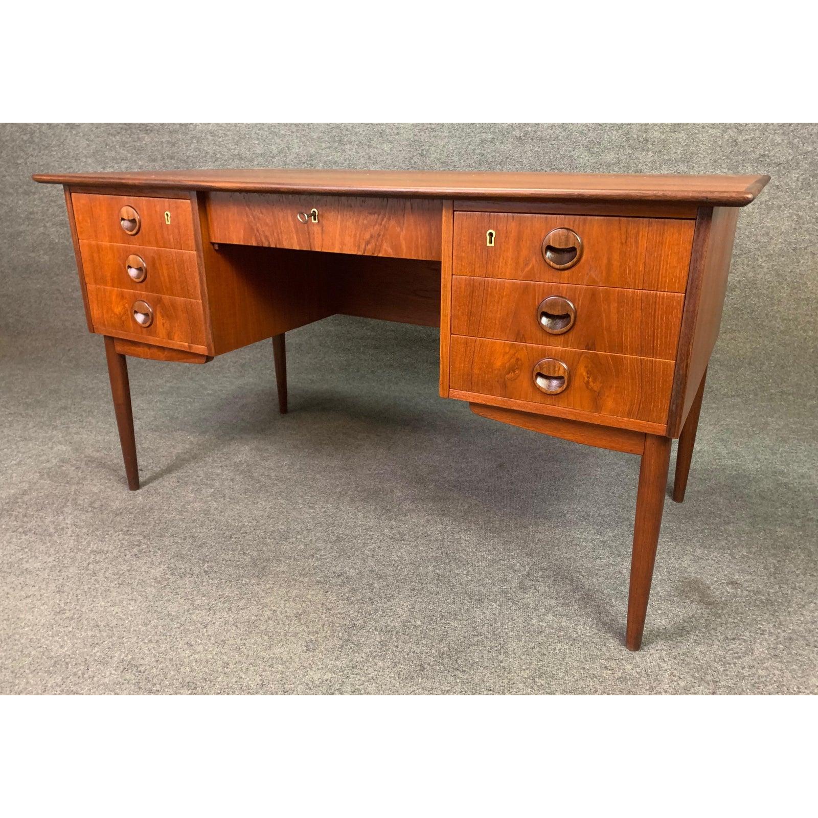Vintage Danish Mid-Century Modern Teak Writing Desk in the Manner of Arne Vodder 3
