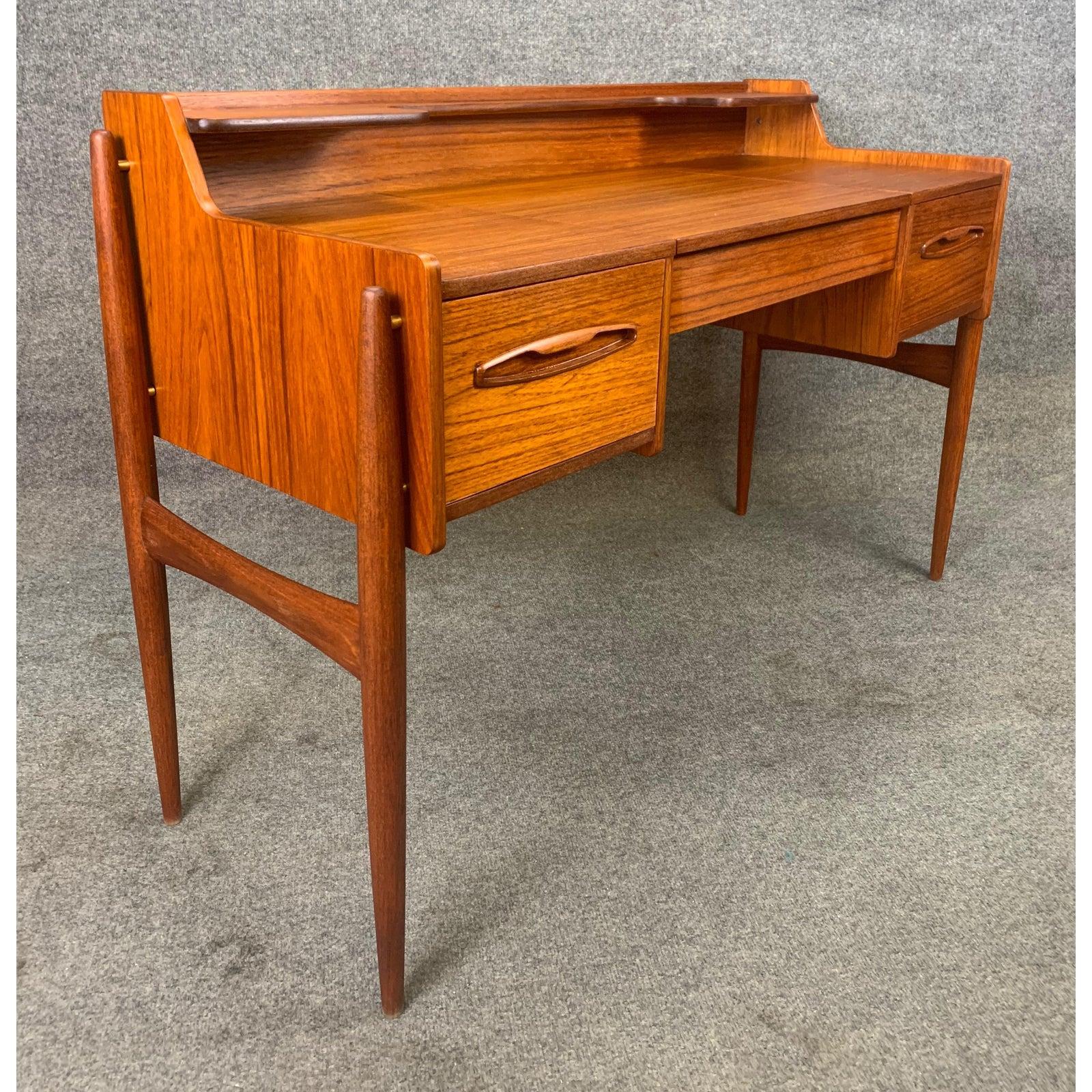 Vintage Danish Mid-Century Modern Teak Writing Desk Vanity For Sale 1