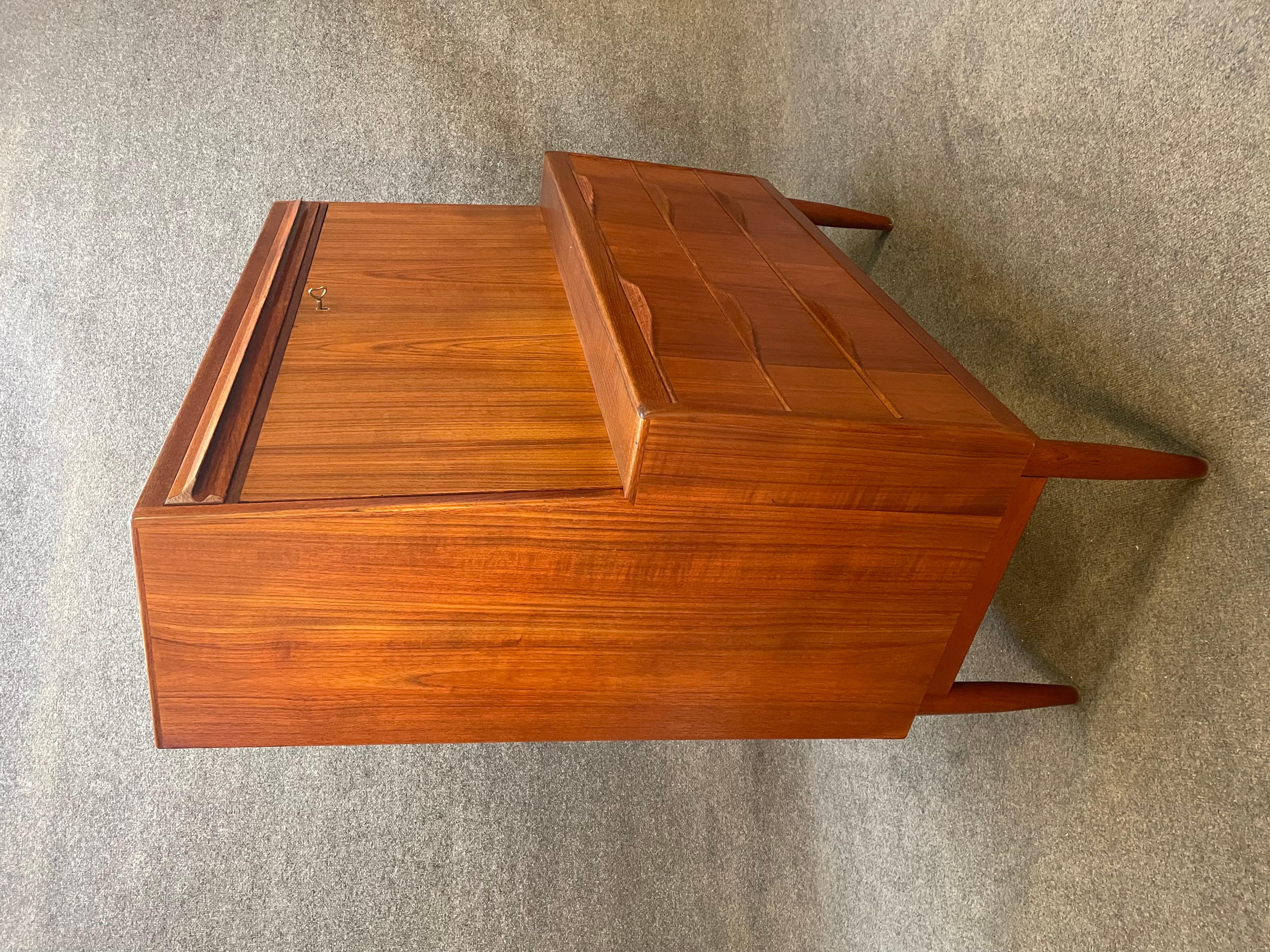 Vintage Danish Mid-Century Modern Teal Secretary Desk by Erling Torvitz For Sale 3