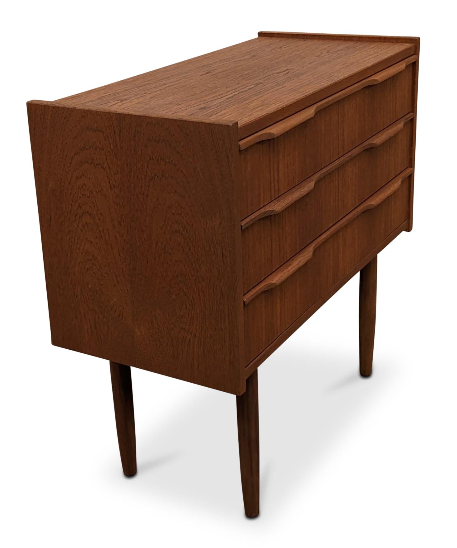 Vintage Danish Mid-Century Modern, made in the 1950s - Recently refurbished

These pieces are more than 65+ years old and some wear and tear can be expected, but we do everything we can to refurbish them in respect to the design.

There is a