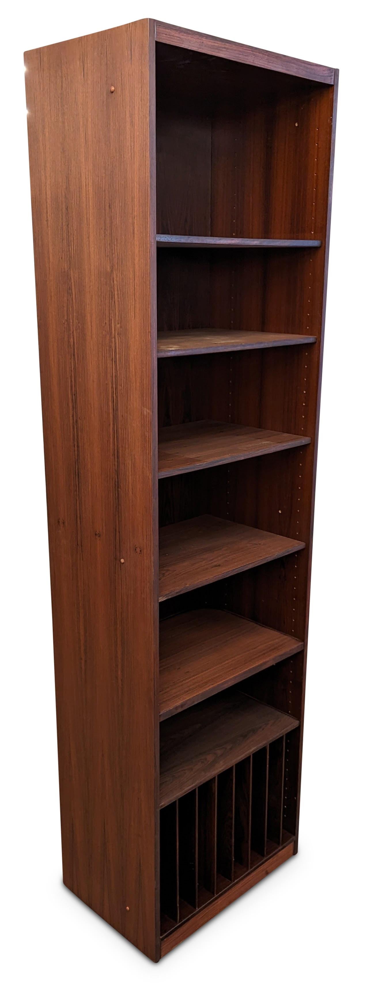 Vintage Danish Mid-Century Modern, made in the 1950s - Recently refurbished

The piece is more than 65+ years old and some wear and tear can be expected, but we do everything we can to refurbish them in respect to the design.

Brazilian rosewood