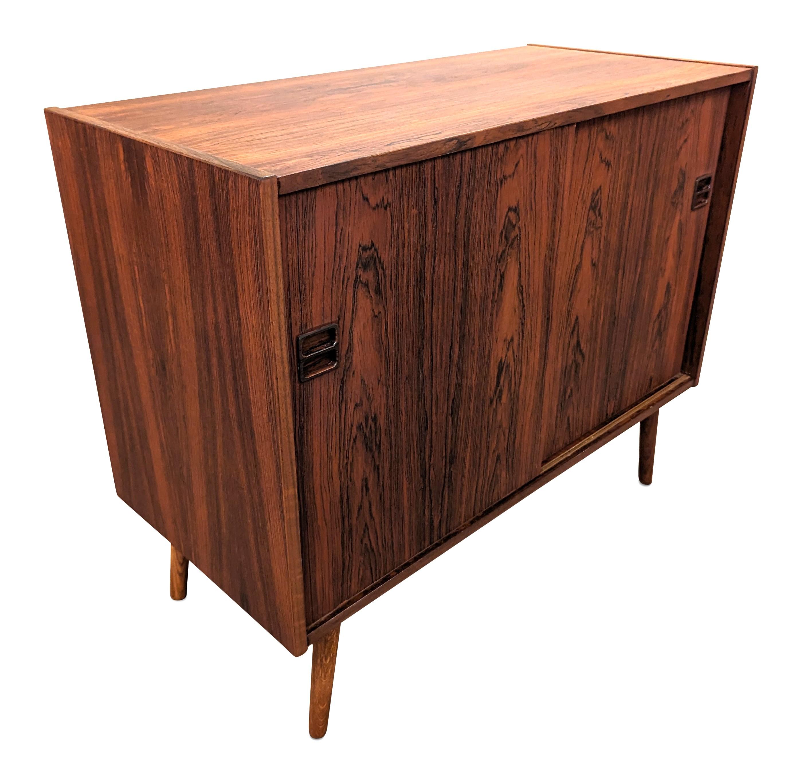 Vintage Danish Mid Century Rosewood Cabinet - 0224116 In Good Condition In Jersey City, NJ
