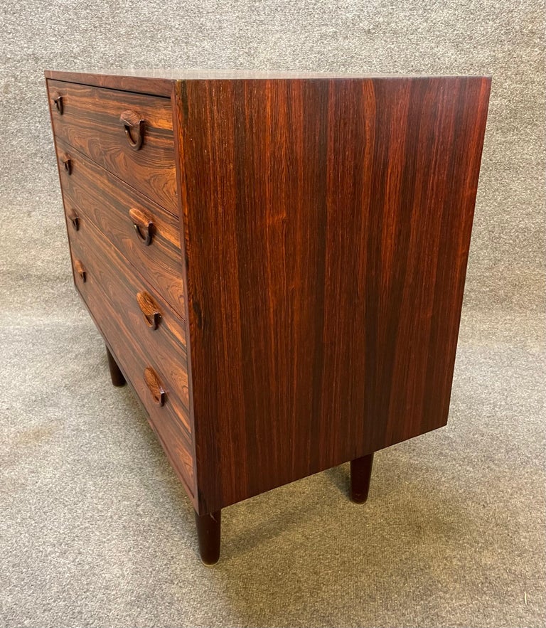 Vintage Danish Mid-Century Rosewood Chest of Drawers Dresser by Kai Kristiansen In Good Condition For Sale In San Marcos, CA