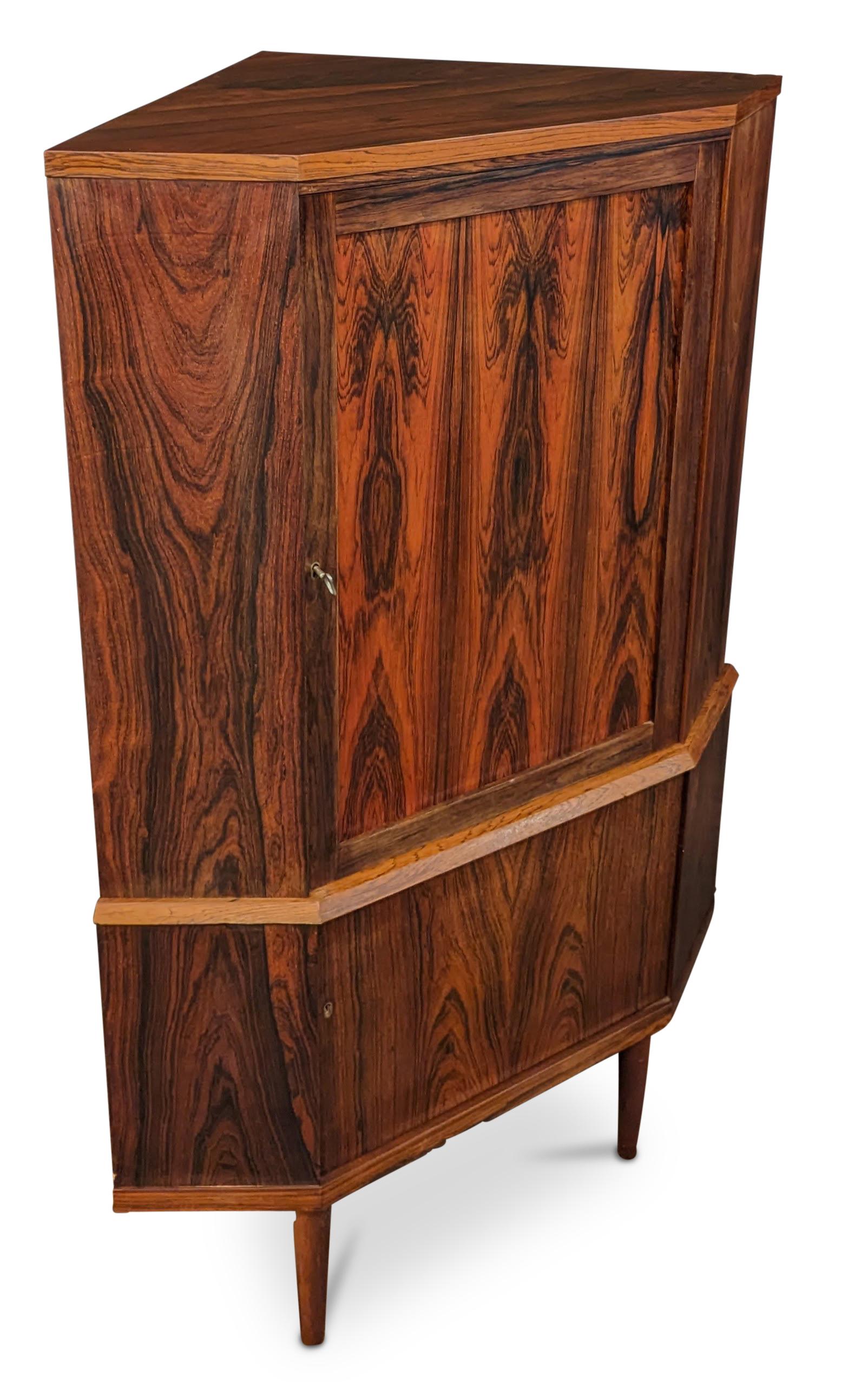Vintage Danish Mid Century Rosewood Corner Cabinet - 072311 In Good Condition In Jersey City, NJ