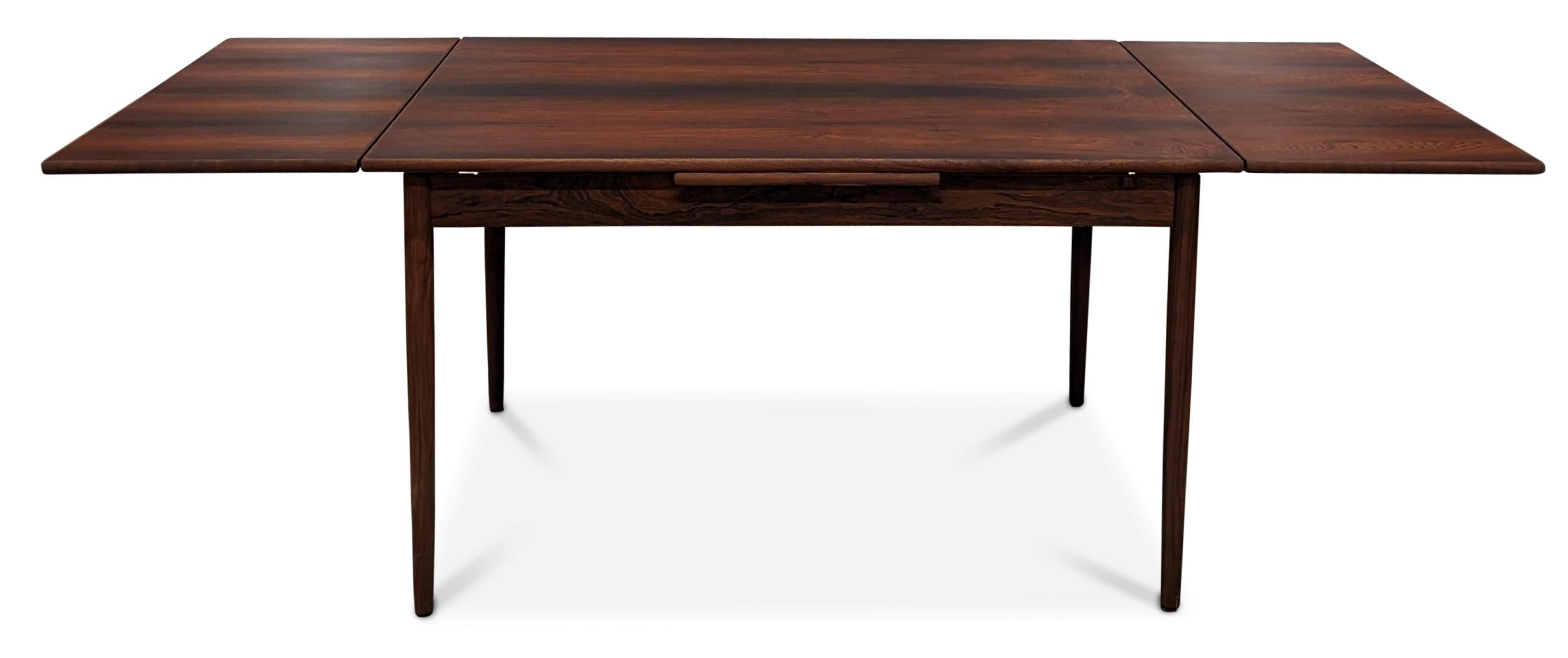 Vintage Danish Midcentury Rosewood Dining Table with 2 Hidden Leaves, 022310 In Good Condition In Jersey City, NJ