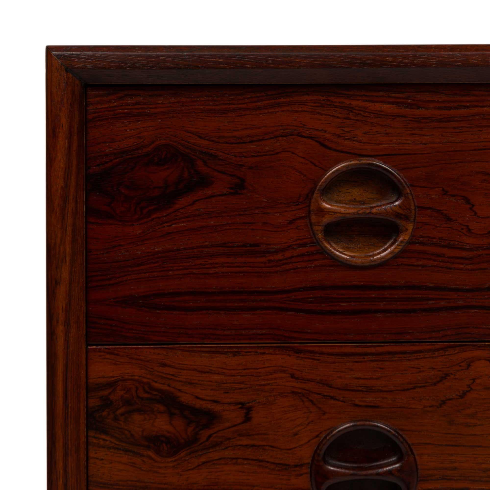 Vintage Danish Mid-Century Rosewood Four-Drawer Dresser For Sale 5