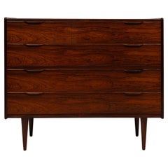 Vintage Dänisch Mitte des Jahrhunderts Rosenholz Vier-Schublade Kommode