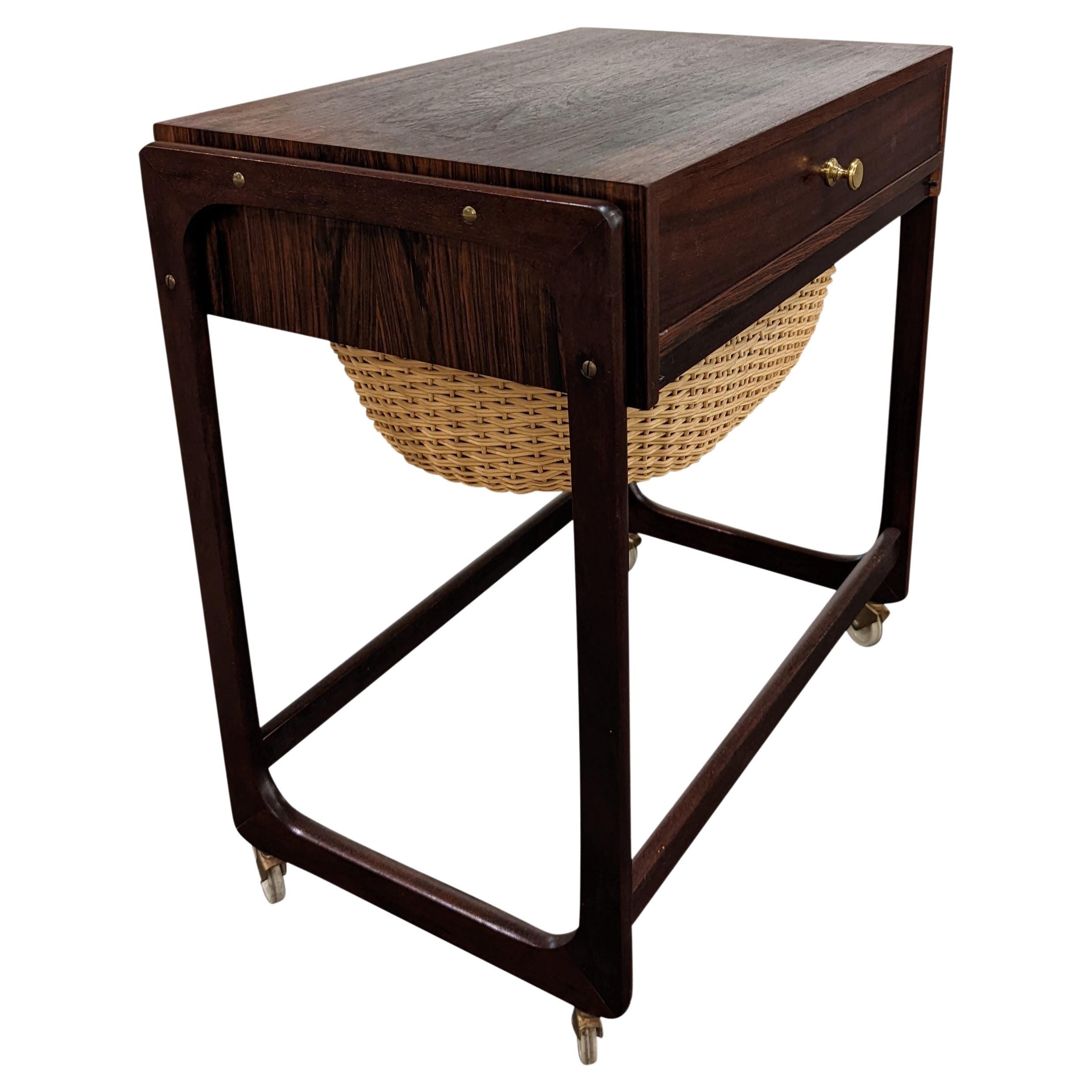 Table d'appoint danoise vintage en bois de rose mi-siècle / table à couture "7798"
