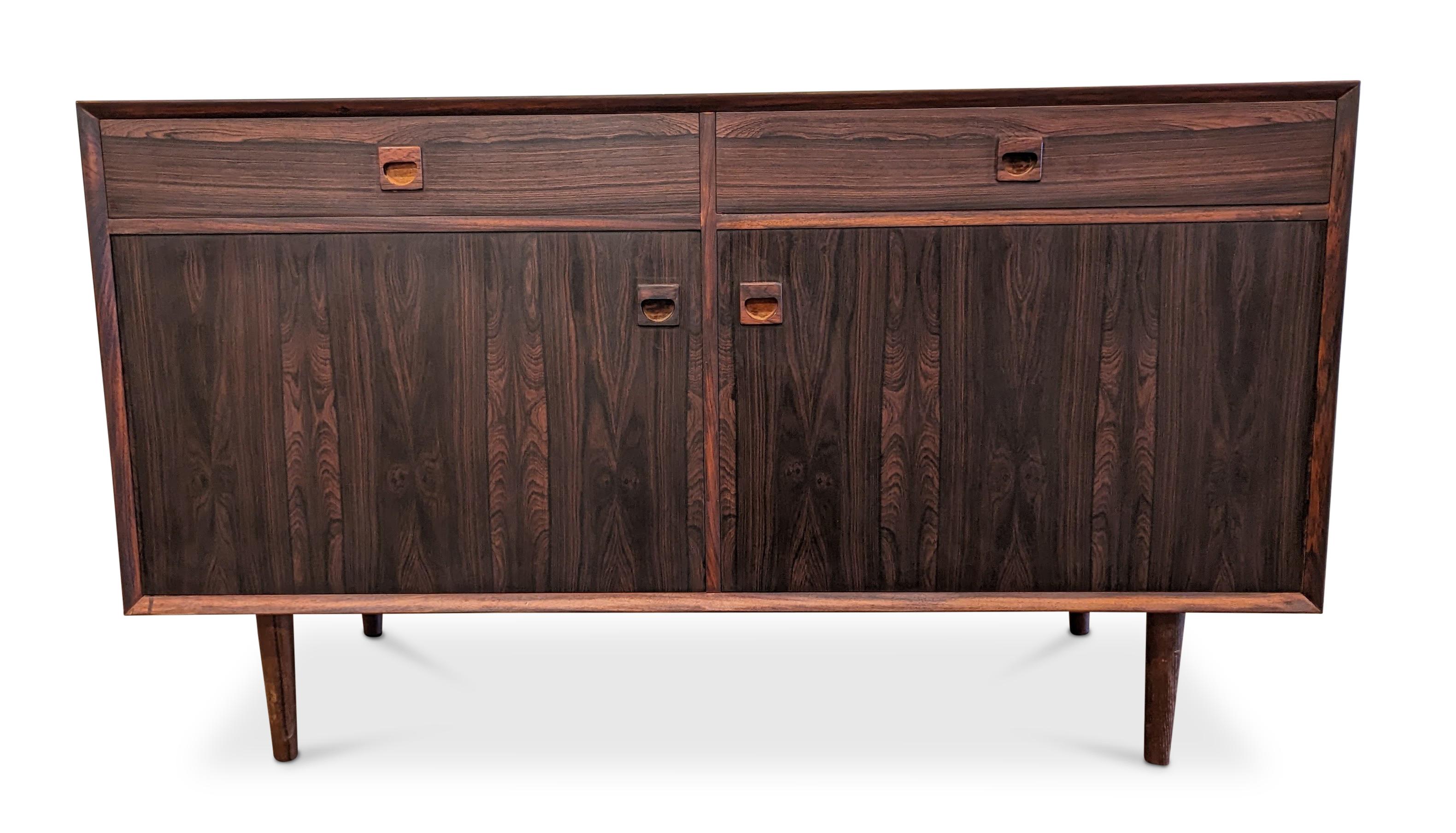Vintage Danish Midcentury Rosewood Sideboard / Cabinet, 062335 In Good Condition In Jersey City, NJ