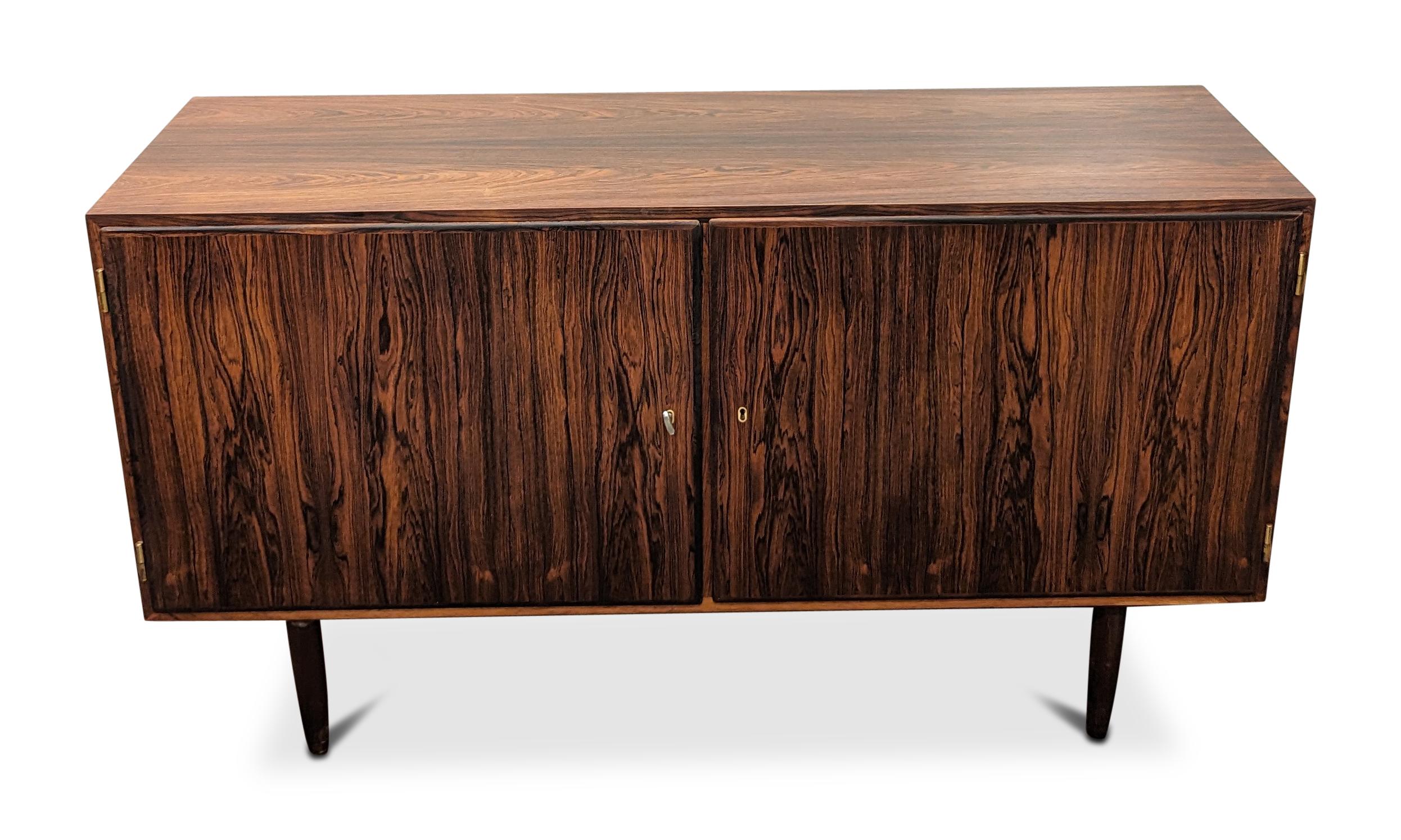 Mid-Century Modern Vintage Danish Mid Century Rosewood Sideboard / Cabinet - 122363 For Sale