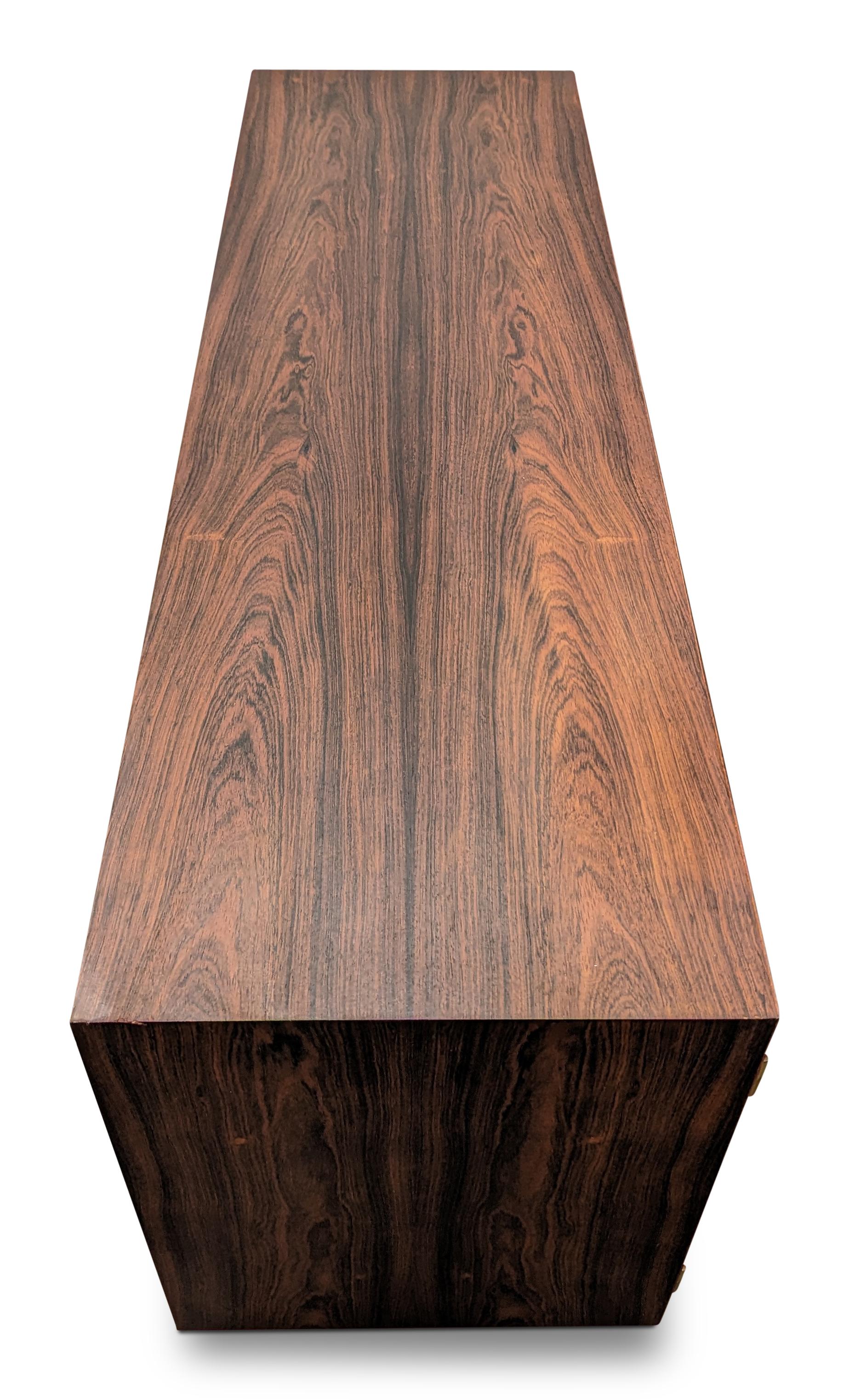 Vintage Danish Mid Century Rosewood Sideboard / Cabinet - 122363 For Sale 2