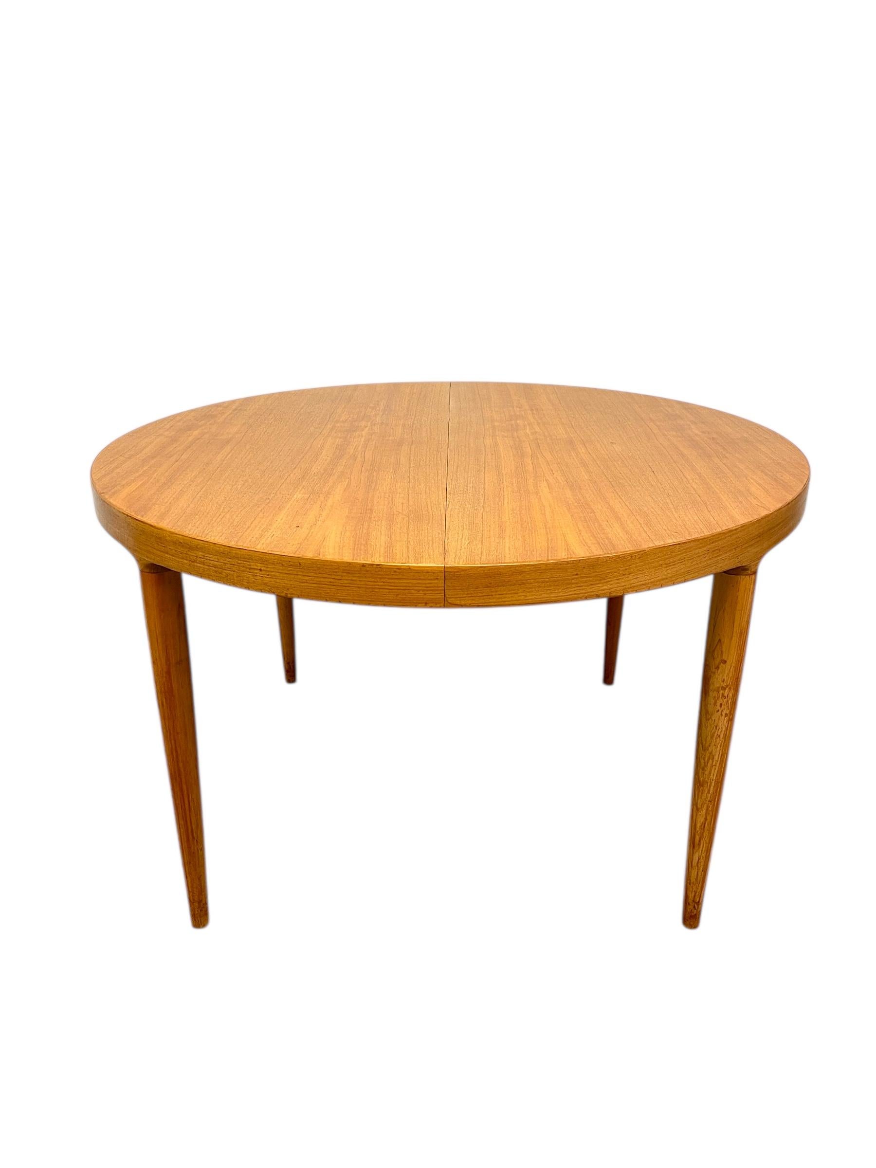 Vintage Danish Mid-Century Round to Oval Dining Table by Skovmand & Anderson en venta 2
